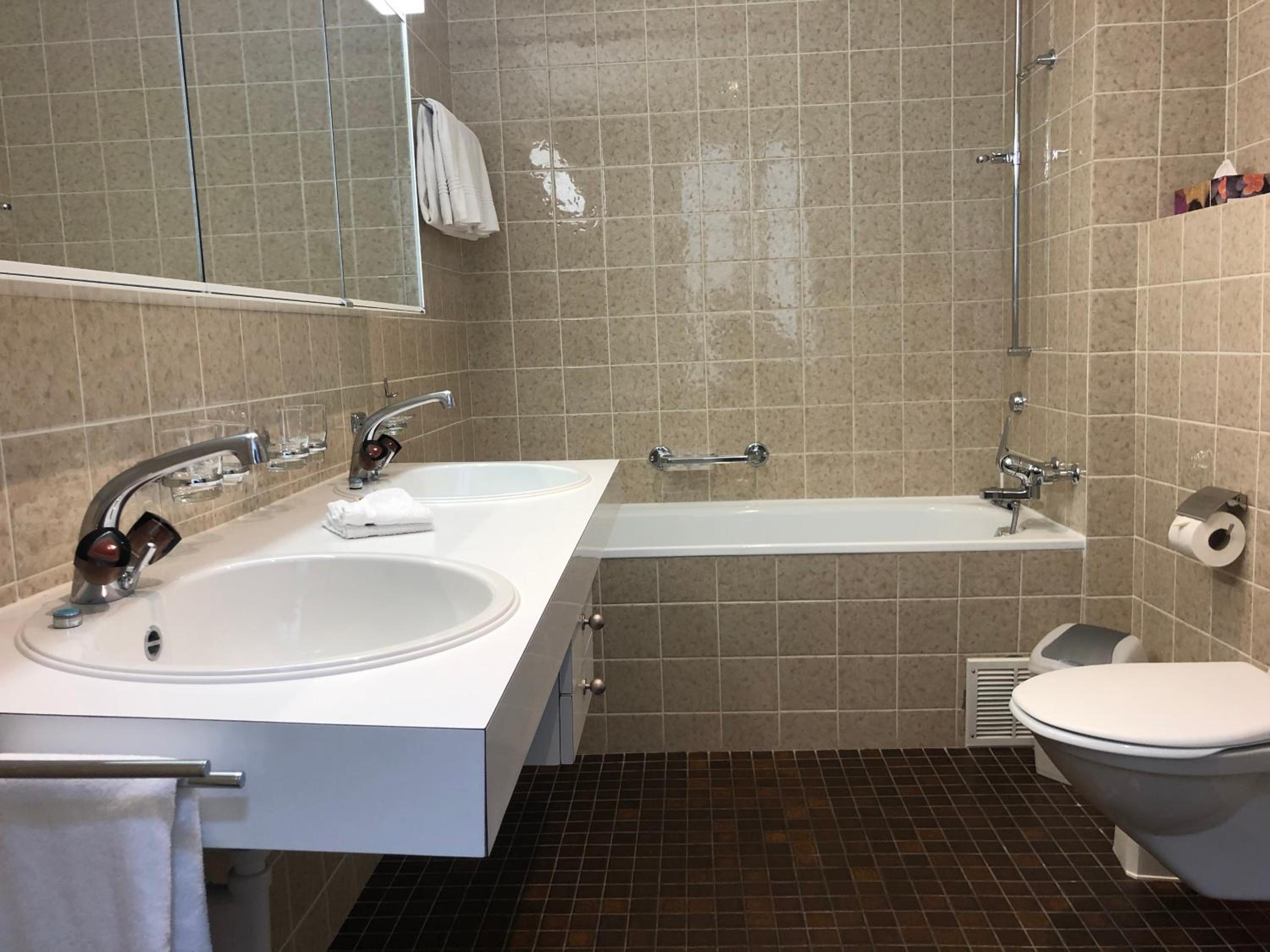 Double Room - Photo 8