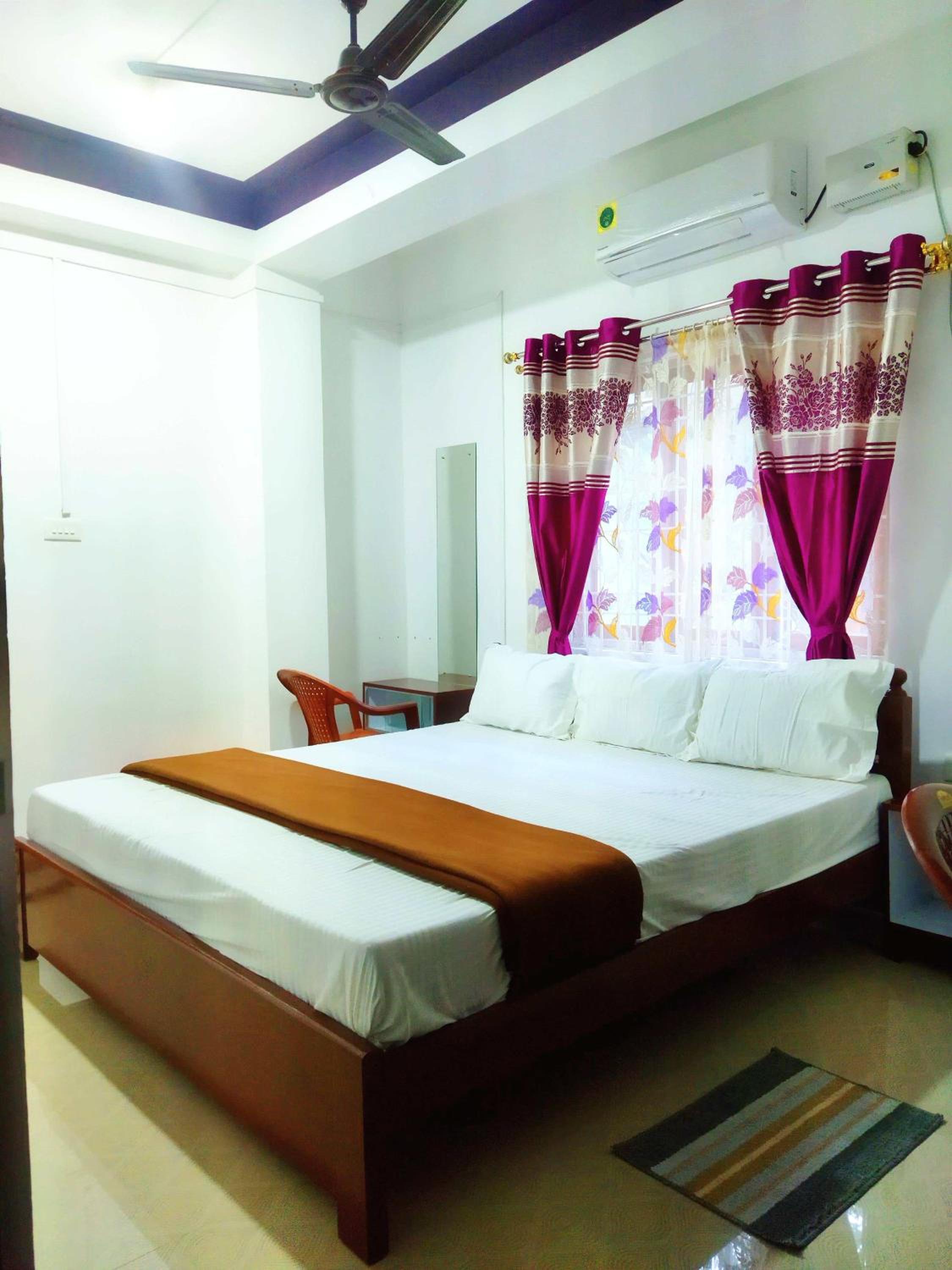 Deluxe Double Room (2 Adults + 1 Child) - Photo 3