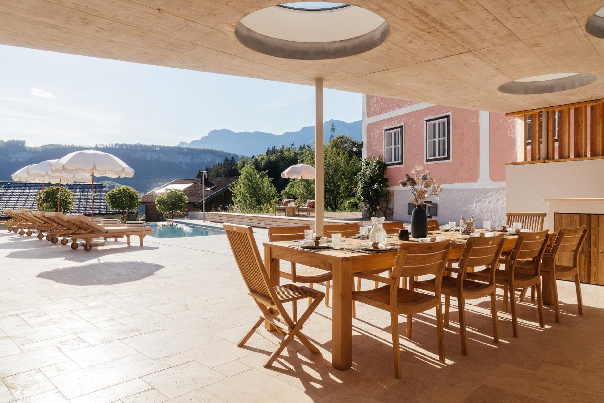 Villa photo 2