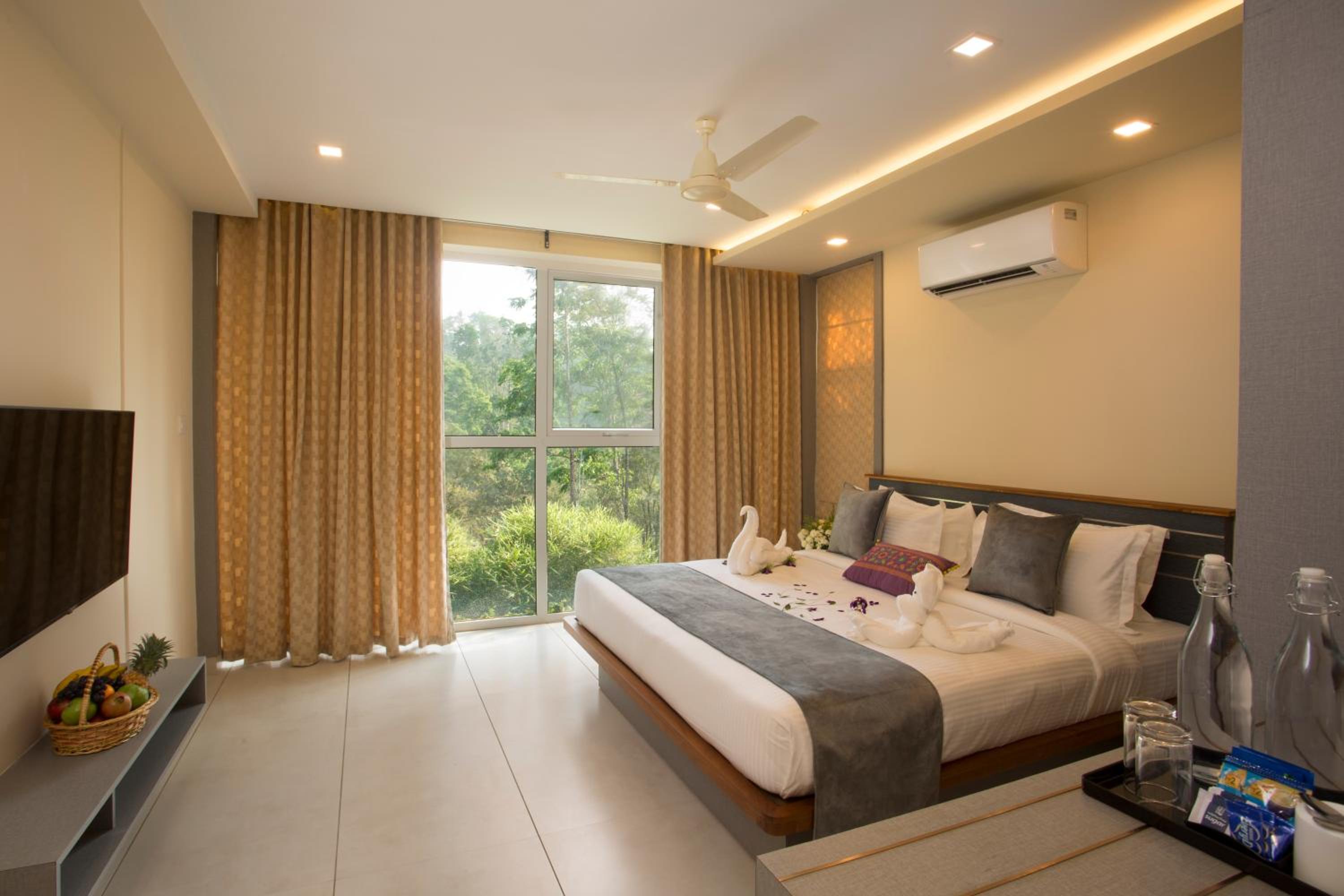 EROS STANDARD ROOM AC photo 2