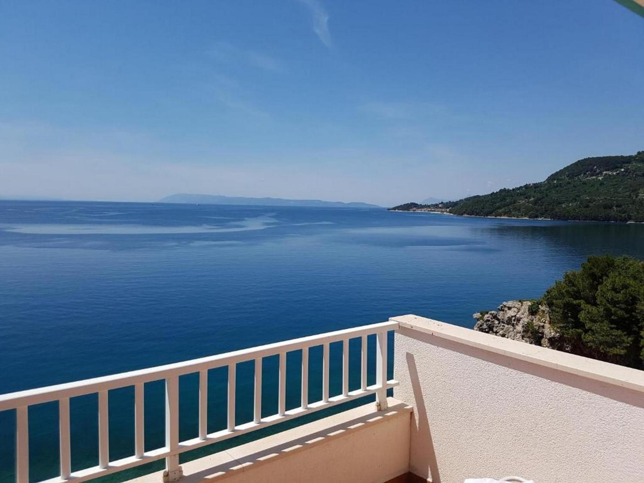 One Bedroom Apartment with Balcony and Sea View photo 3