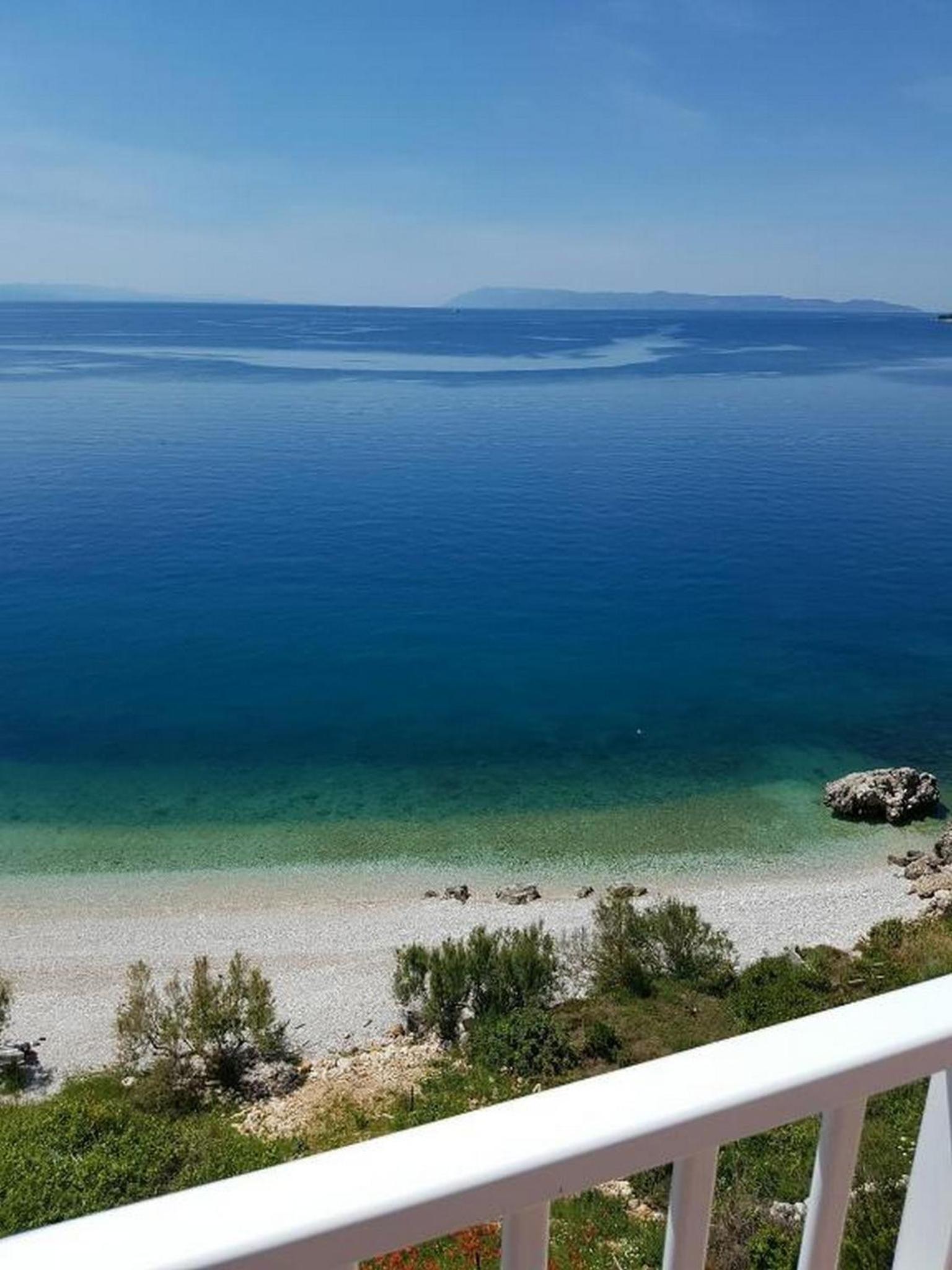 One Bedroom Apartment with Sea View and Balcony  photo 2