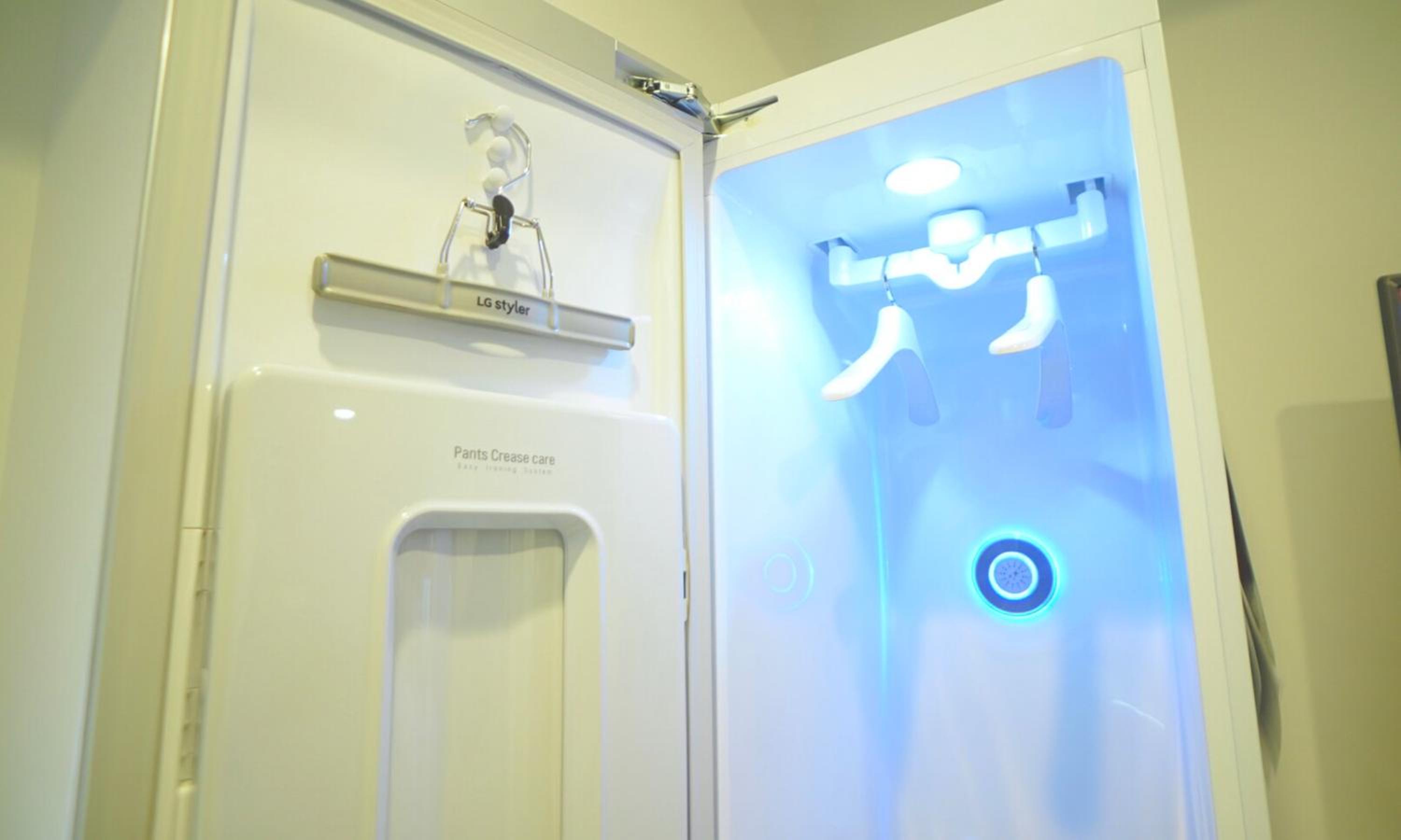 Double Room with Small Double Bed - (LG Styler) - Non-Smoking photo 3