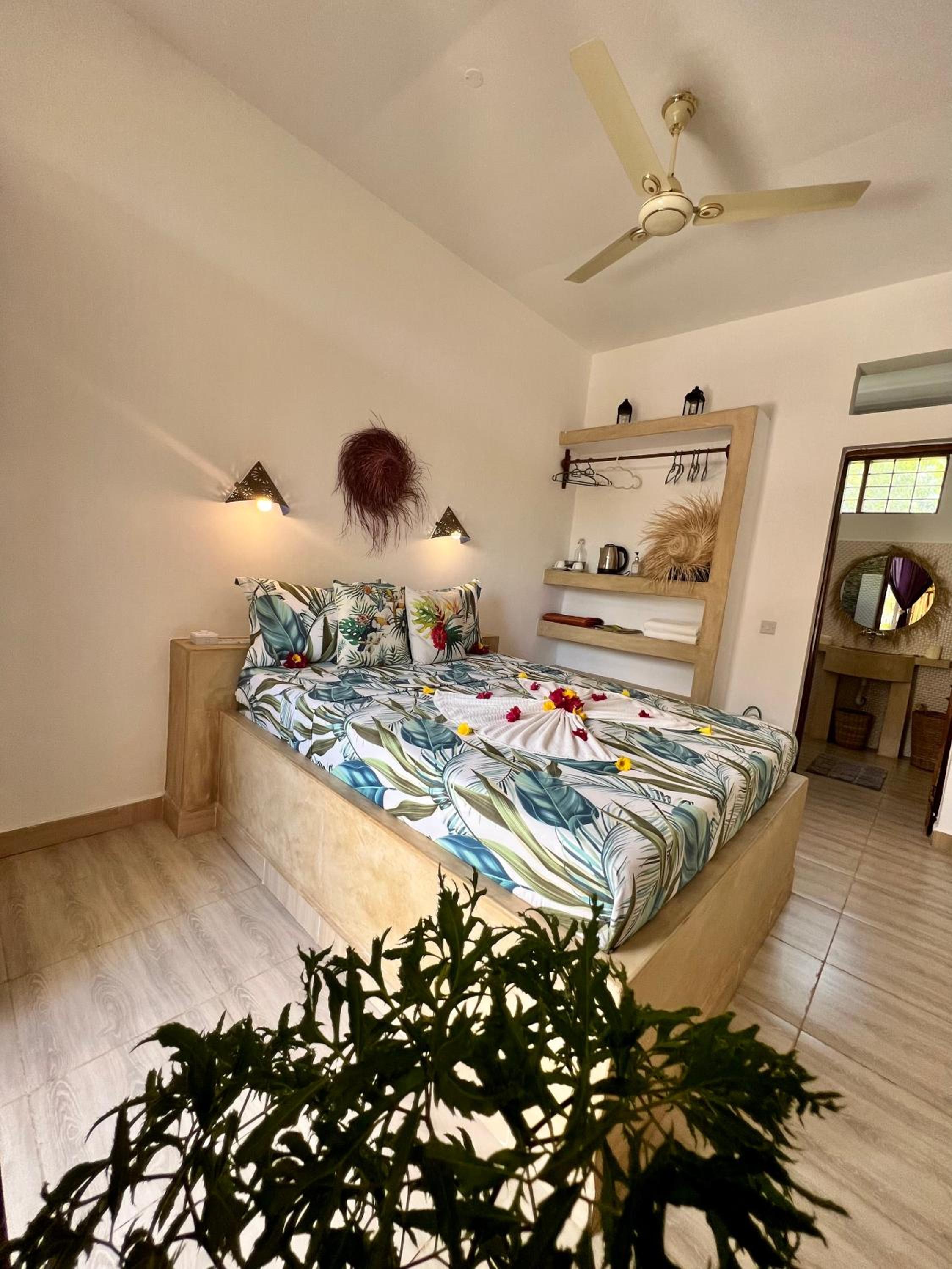 Standard Double Room - Photo 8