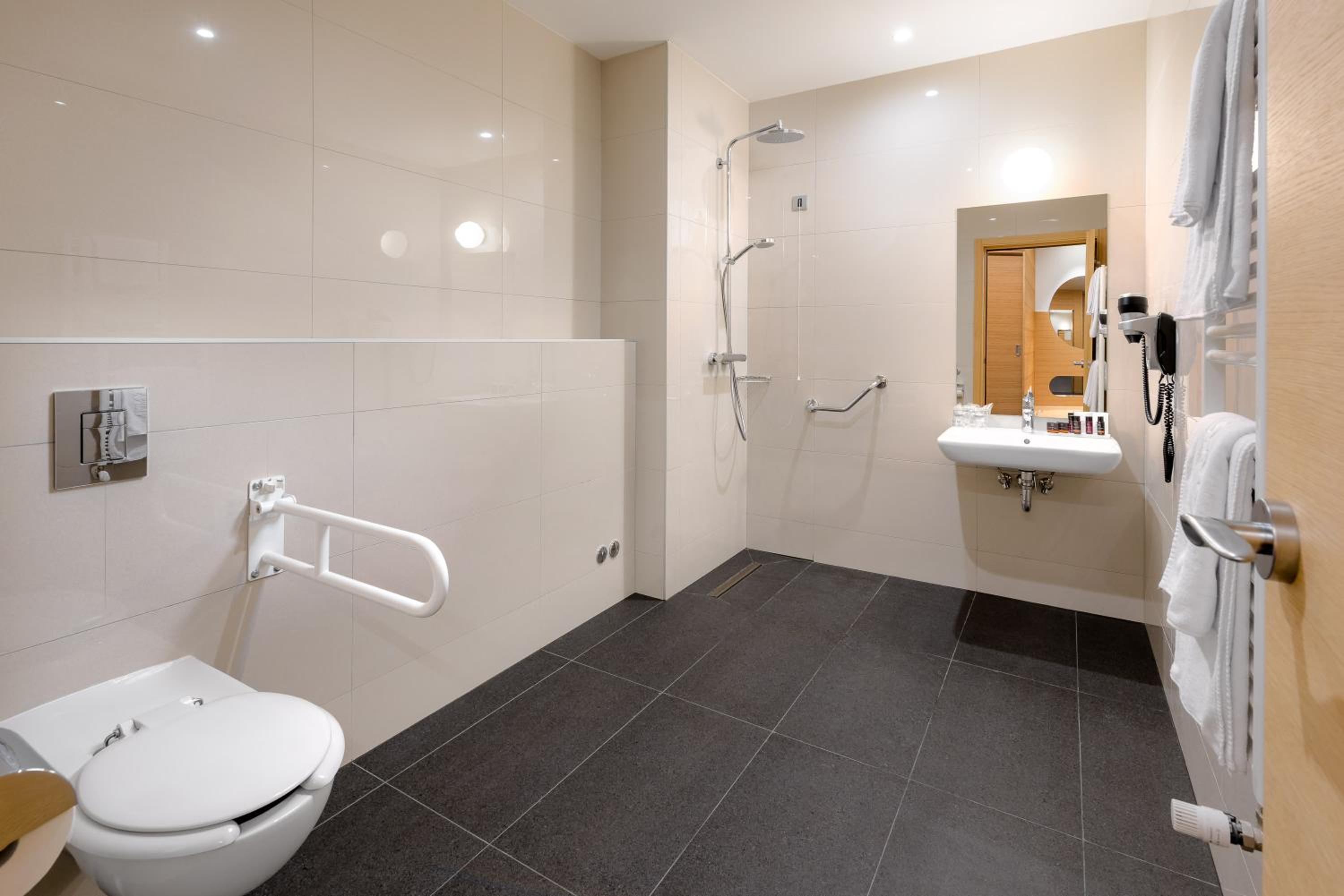 Double Room - Disability Access photo 2