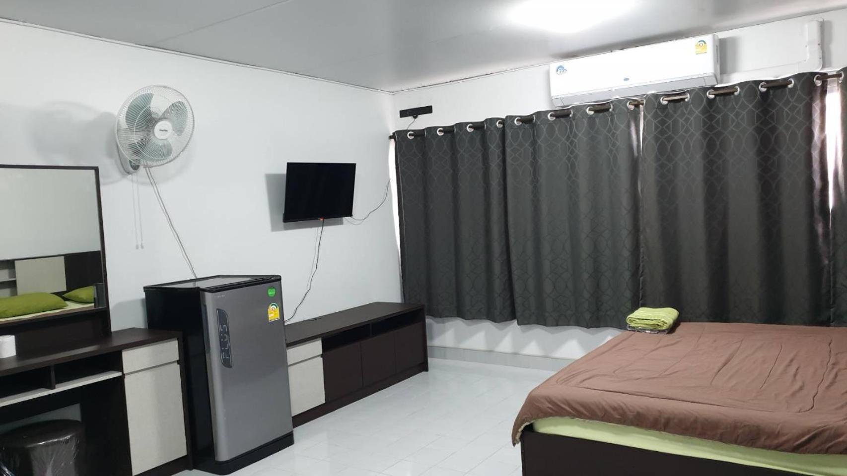One-Bedroom Apartment - Photo 24