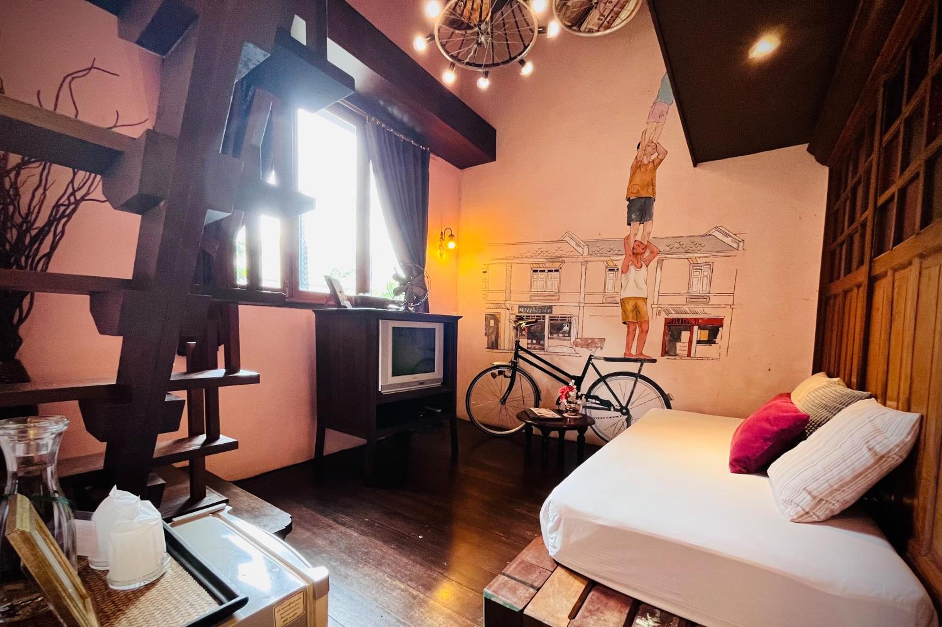 Queen Loft Suite