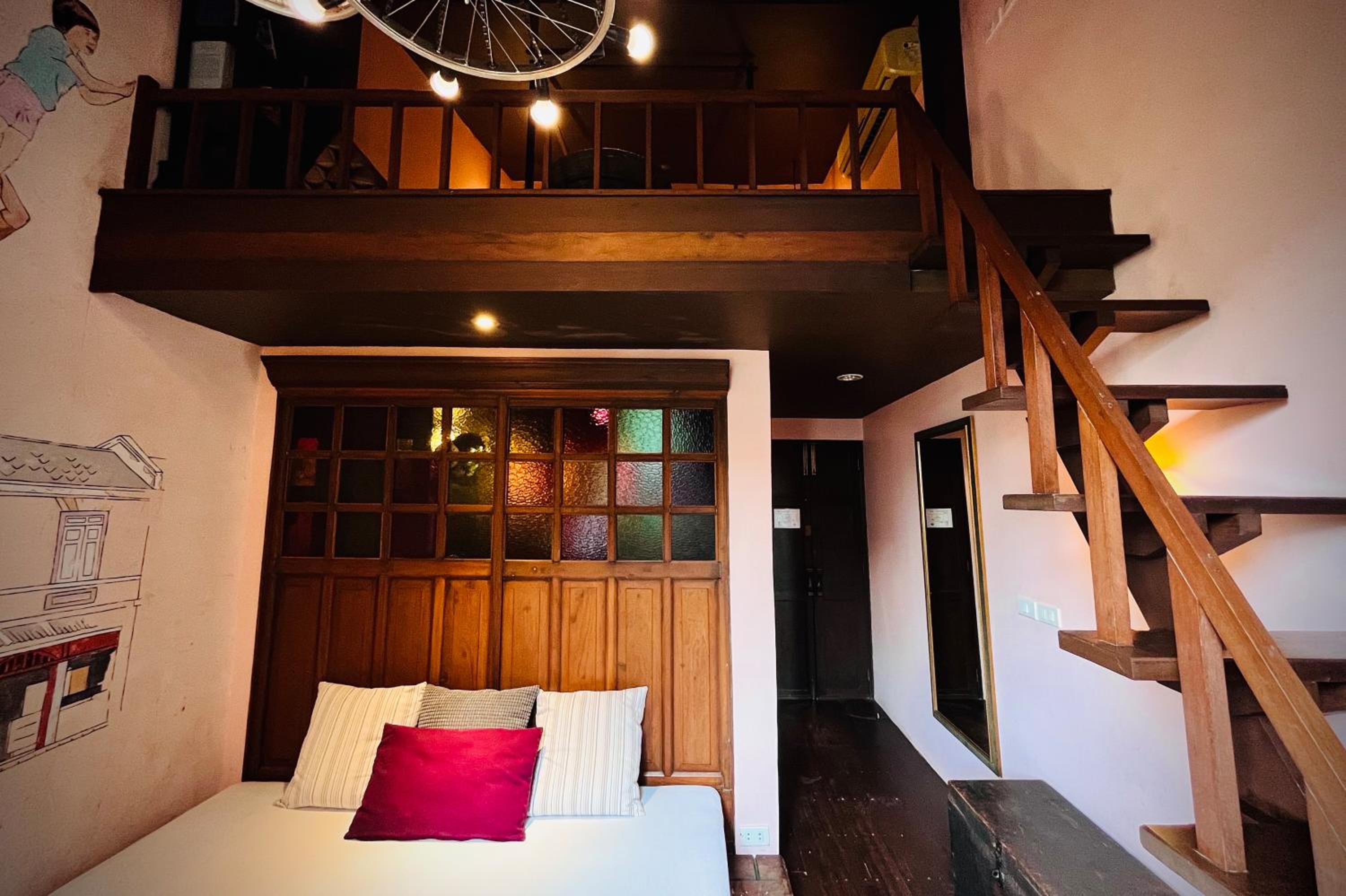 Queen Loft Suite