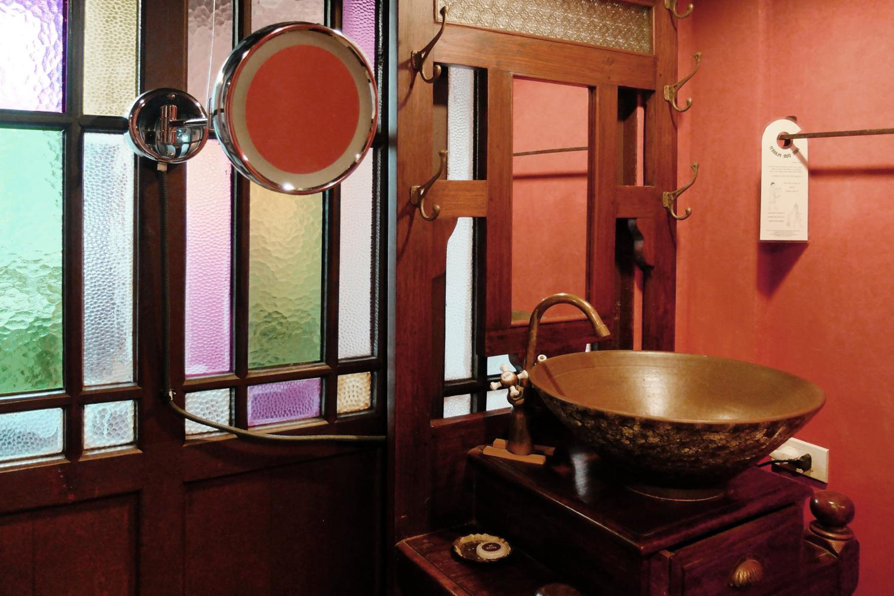 Queen Loft Suite thumbnail 6