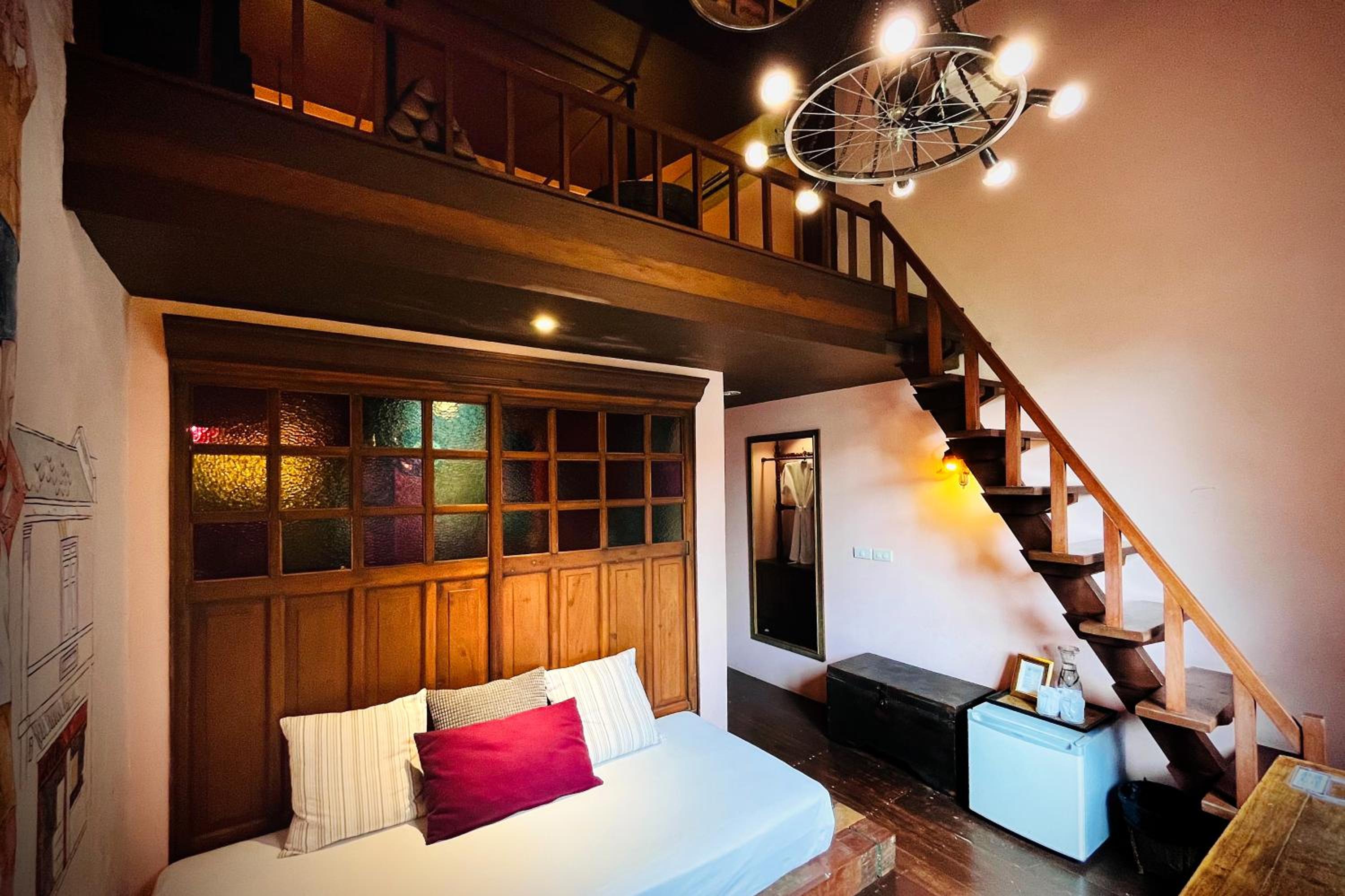 Queen Loft Suite