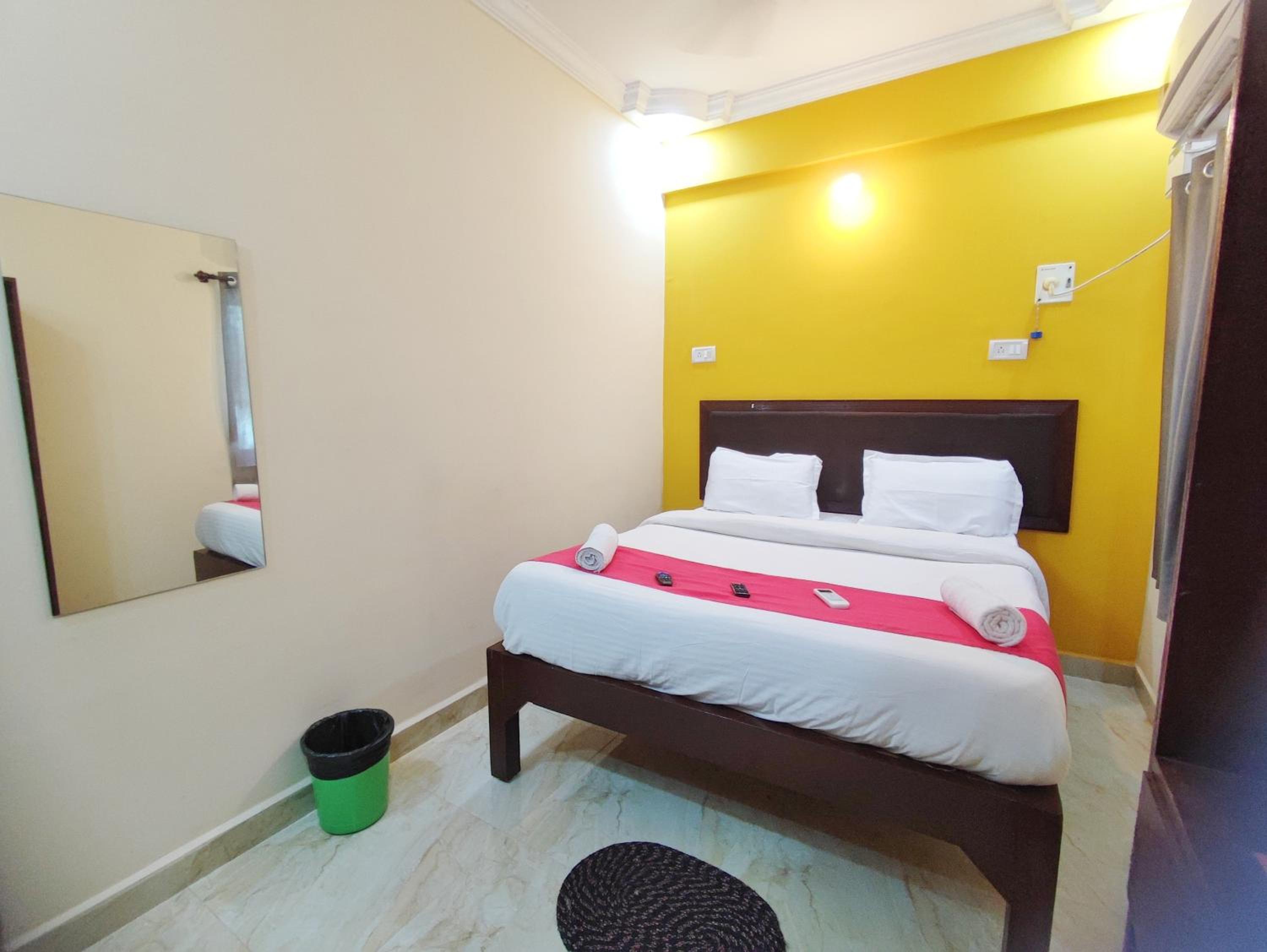 Budget Double Room - Photo 19