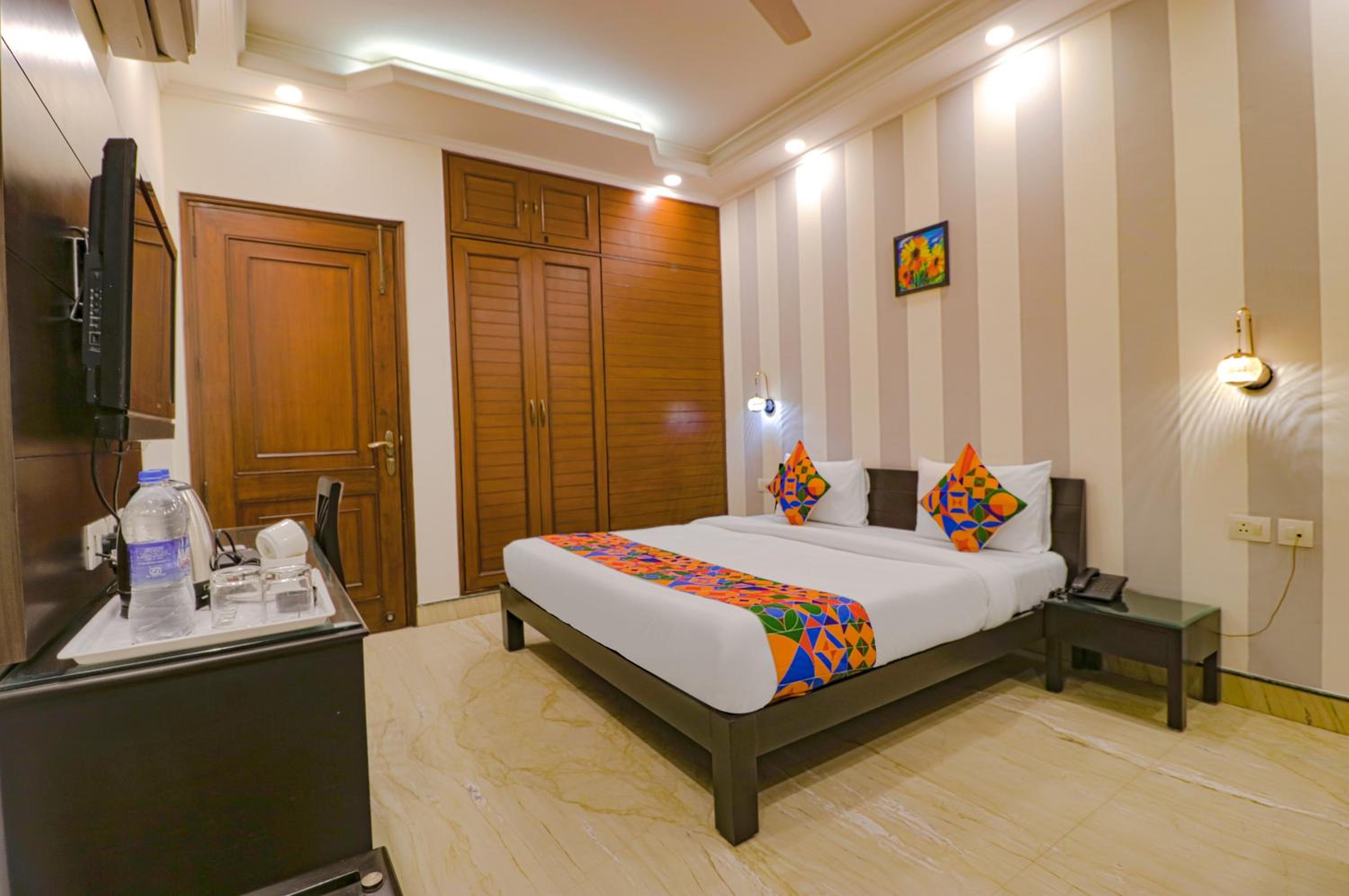 Deluxe Room - Photo 3