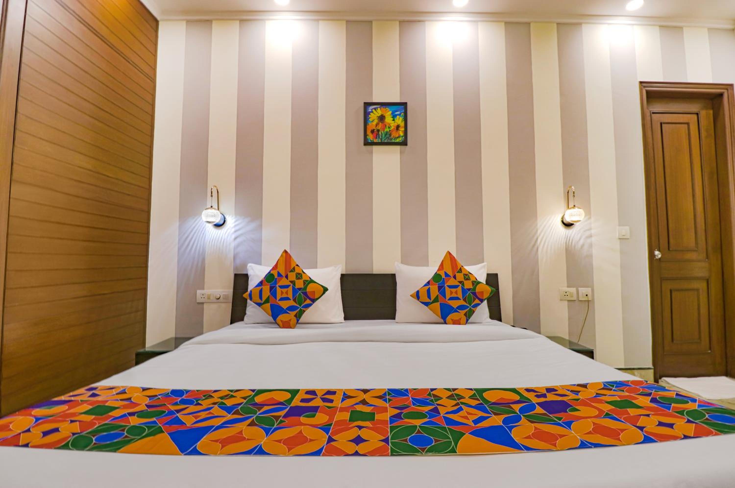 Deluxe Room - Photo 2