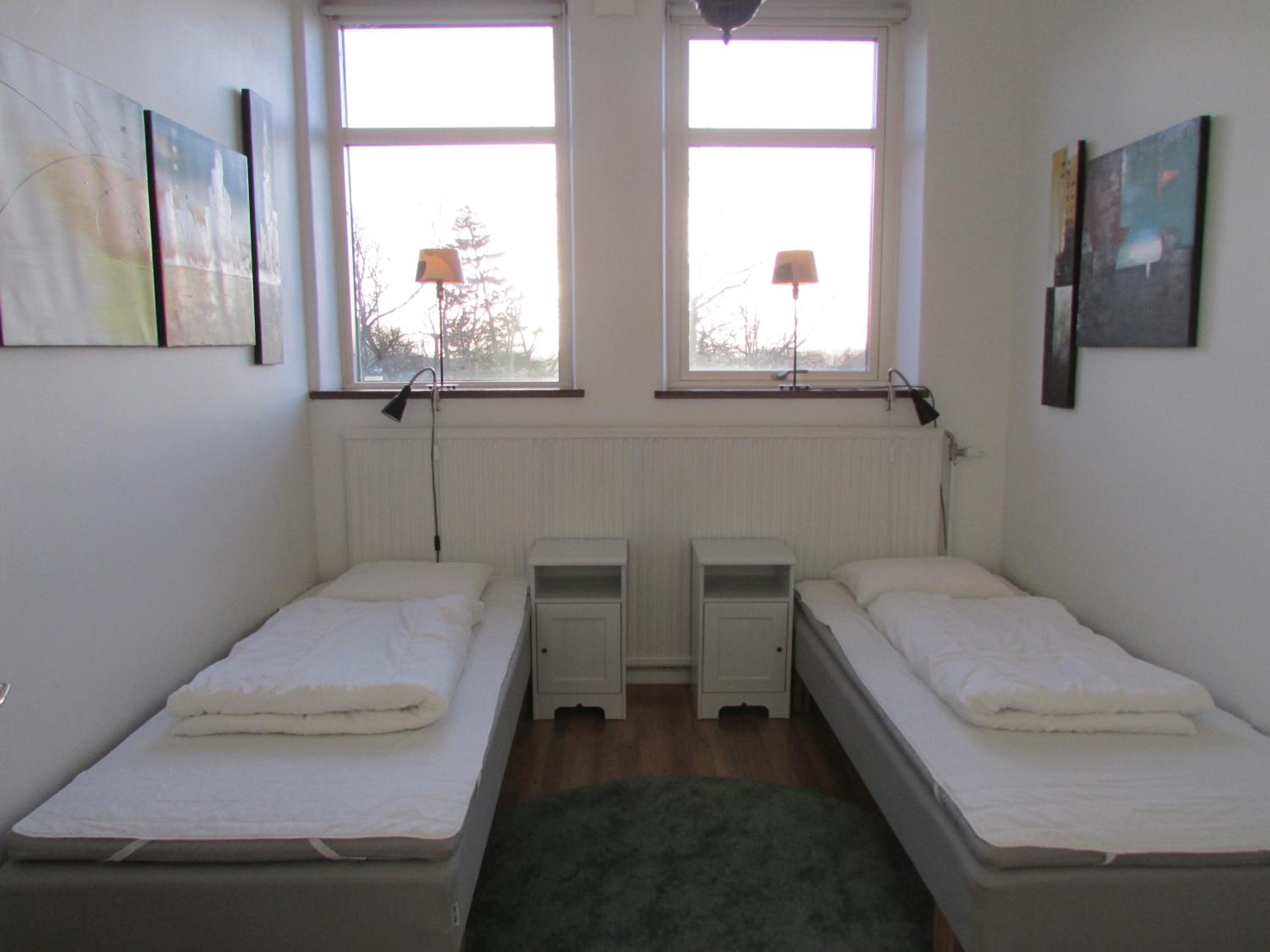 Budget Twin Room - Photo 2