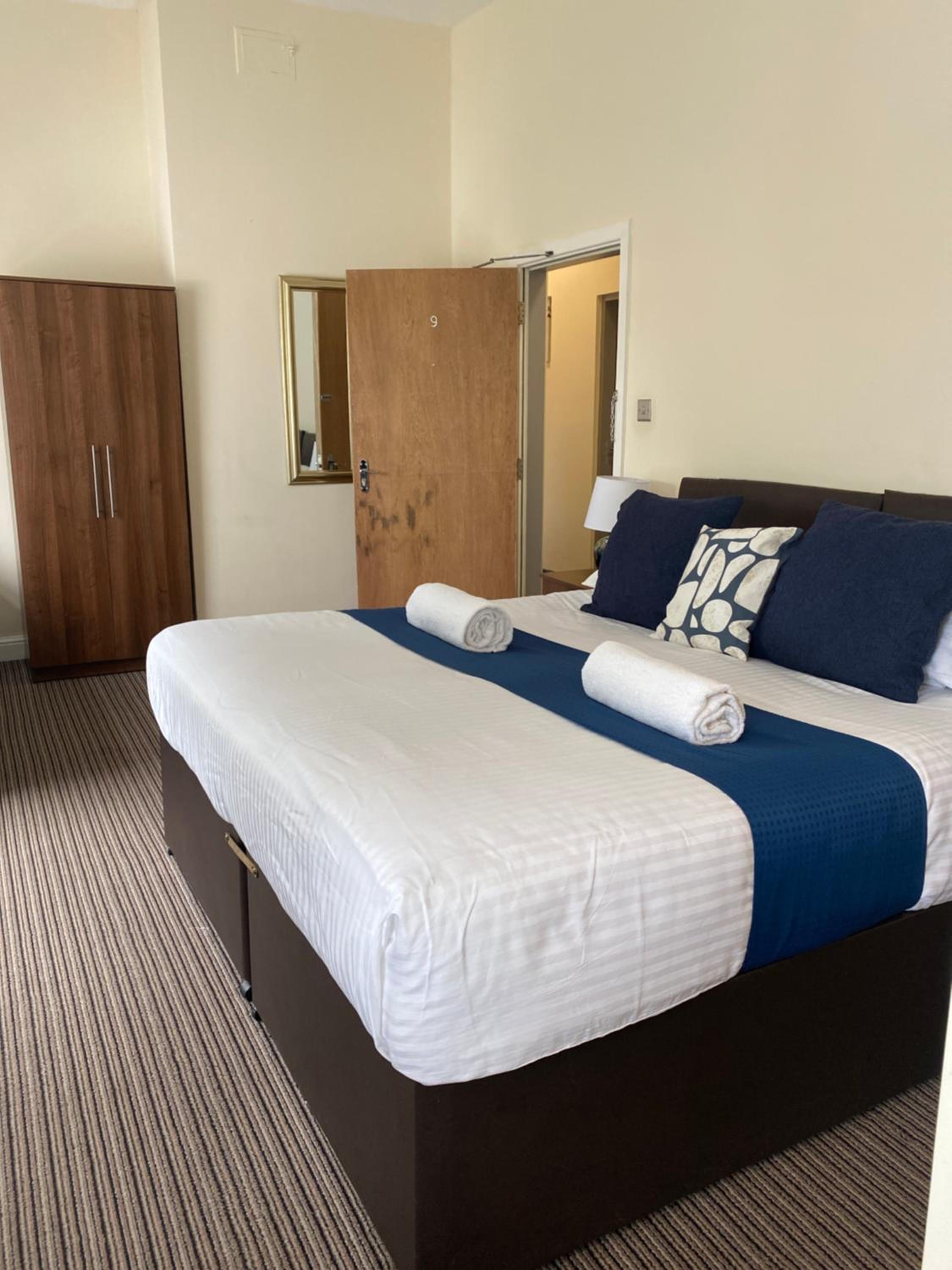 Deluxe Room - Photo 3