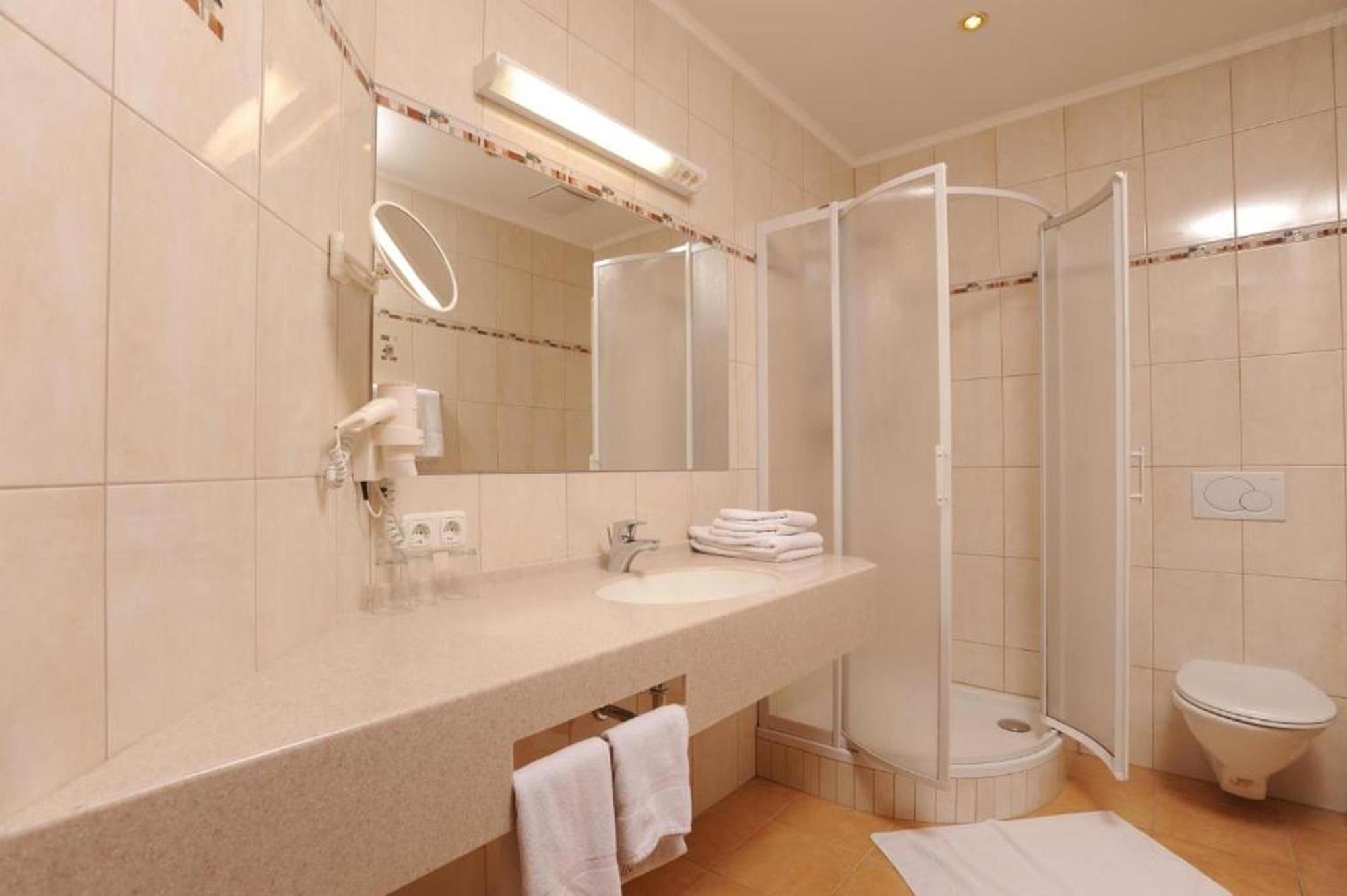 Double Room with Shower photo 2