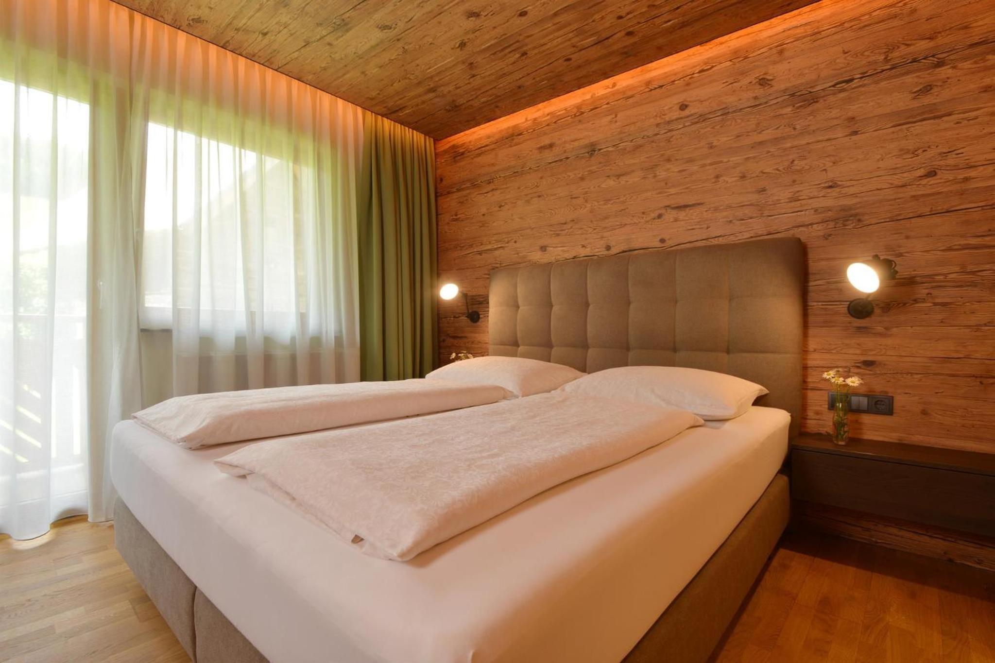 Deluxe Triple Room with shower