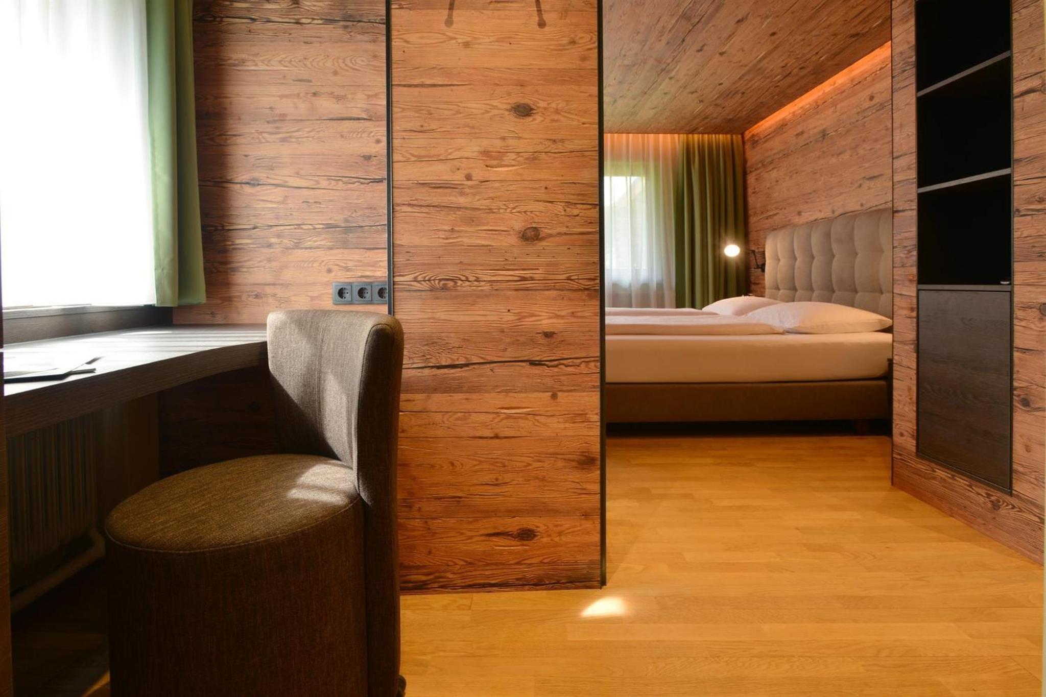 Deluxe Triple Room with shower photo 2