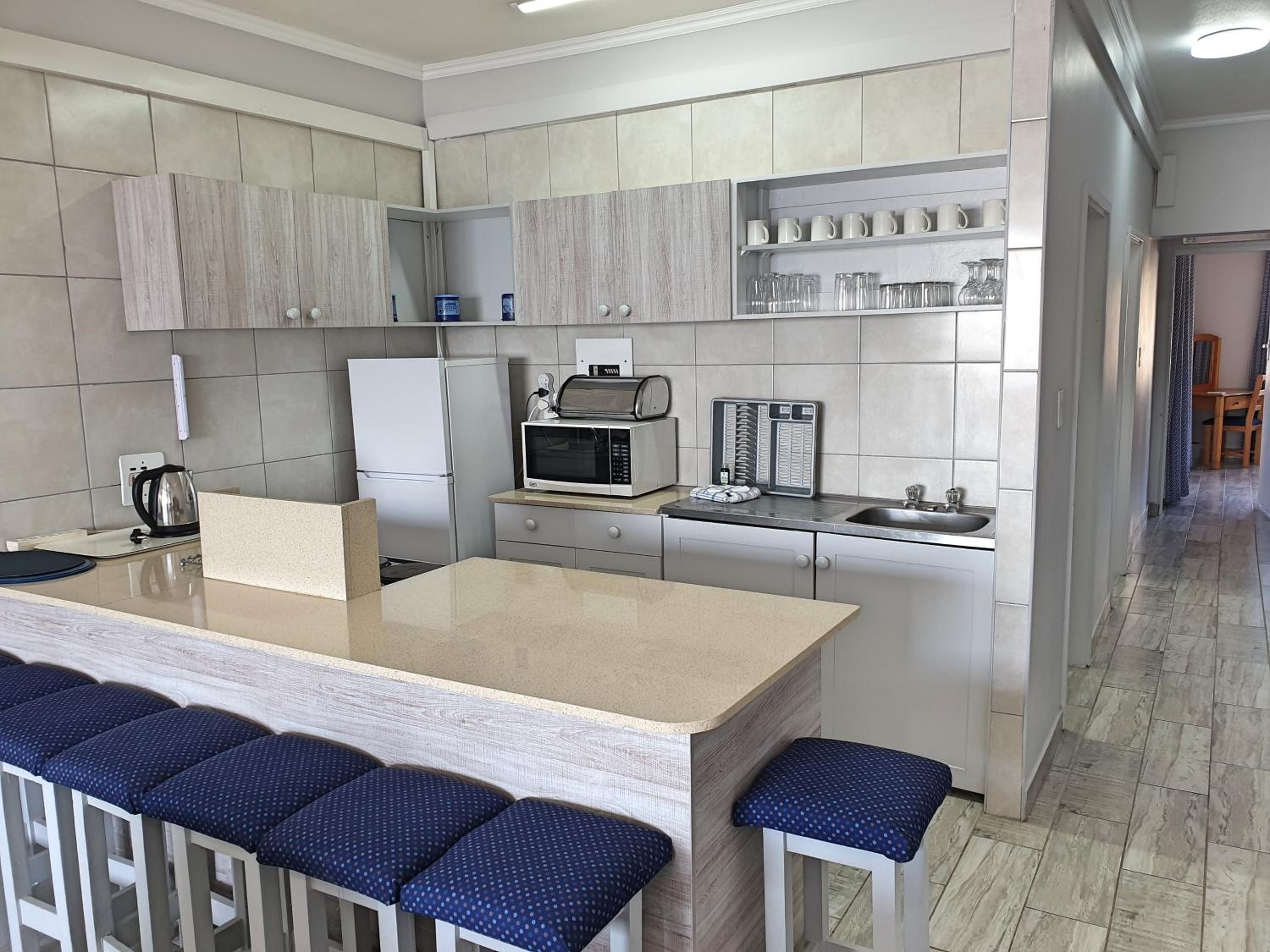 Two-Bedroom Apartment with Sea View - Photo 2