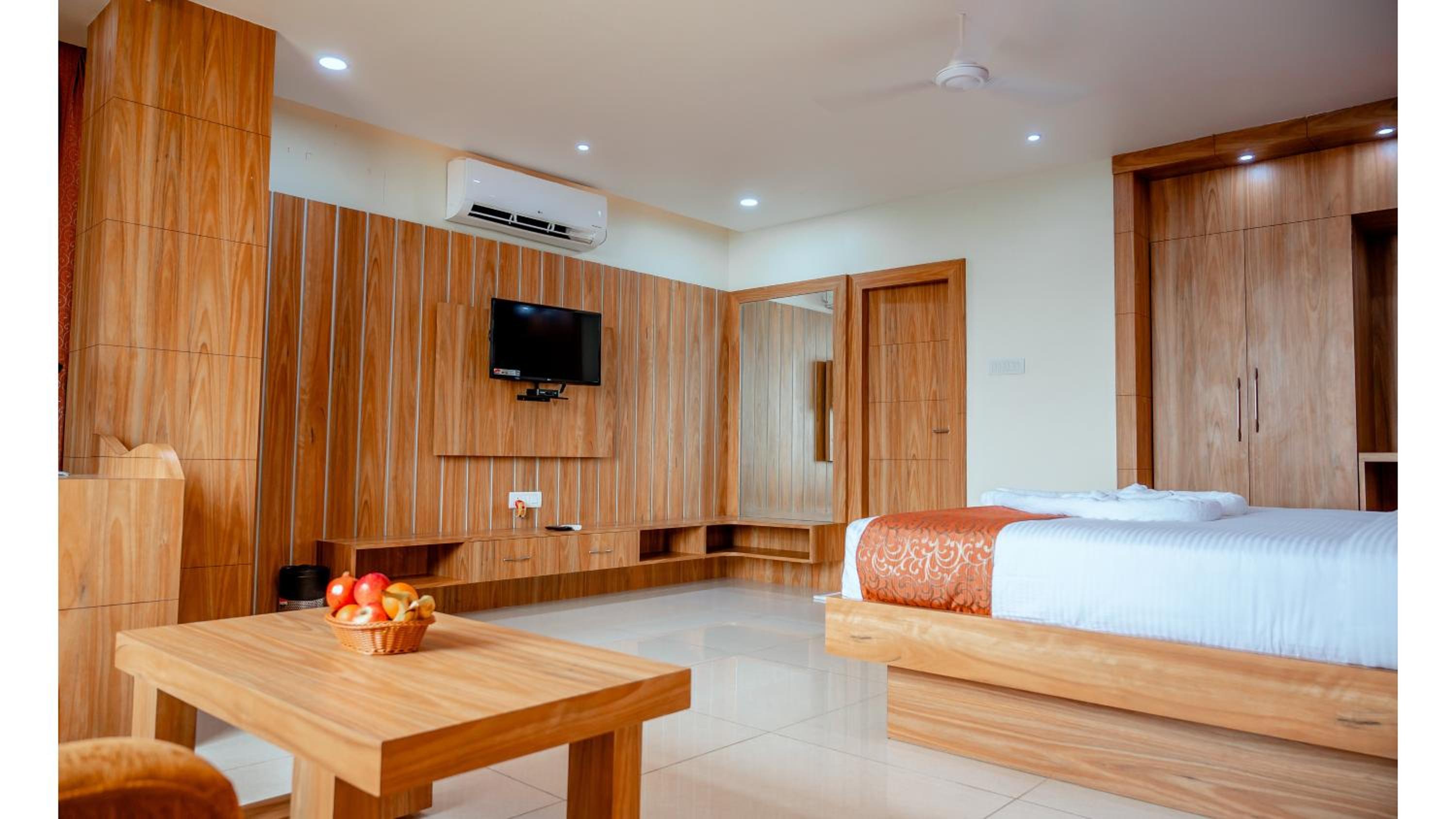 Large Double Room photo 1