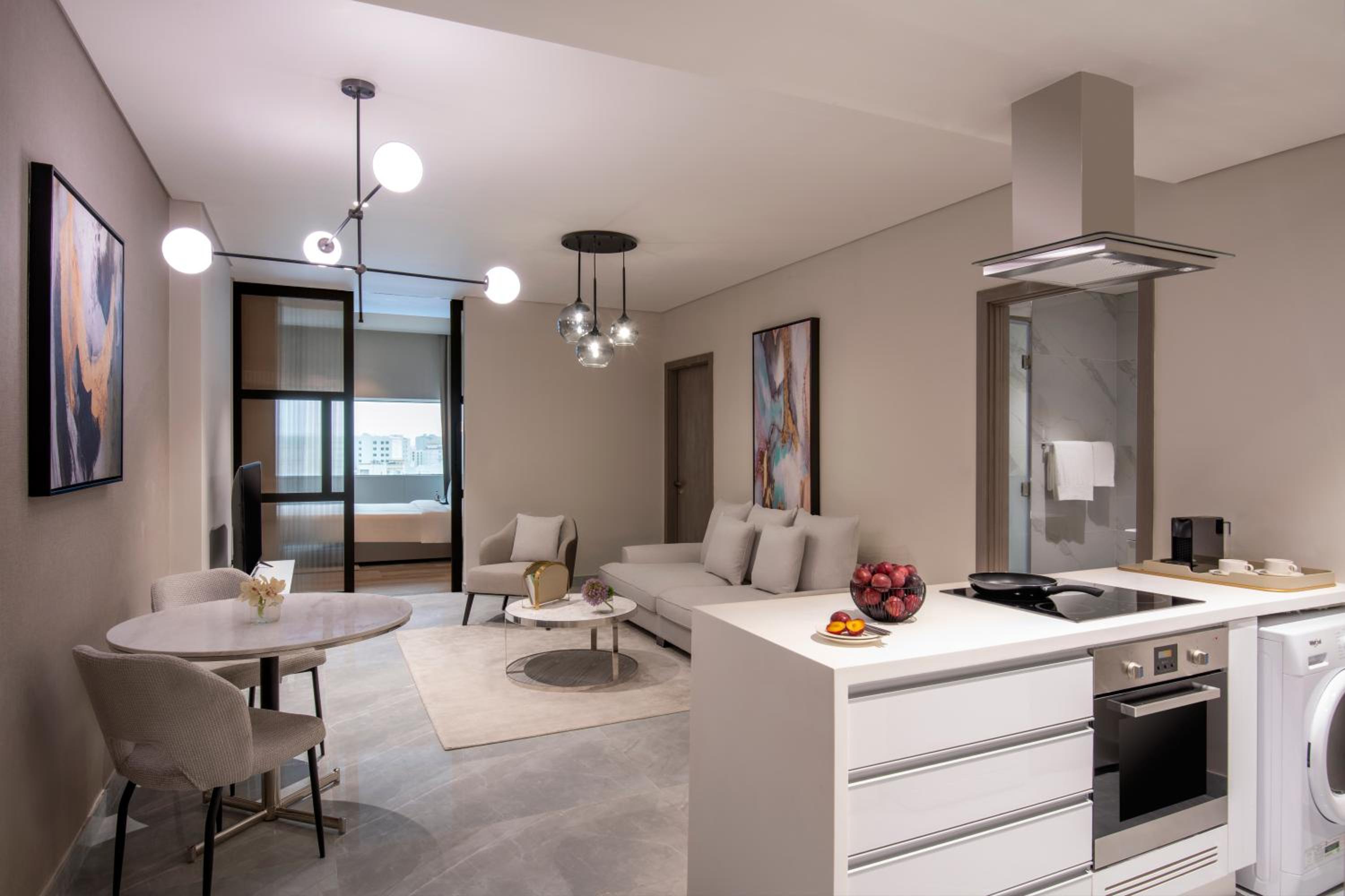 One-Bedroom Suite - Photo 6