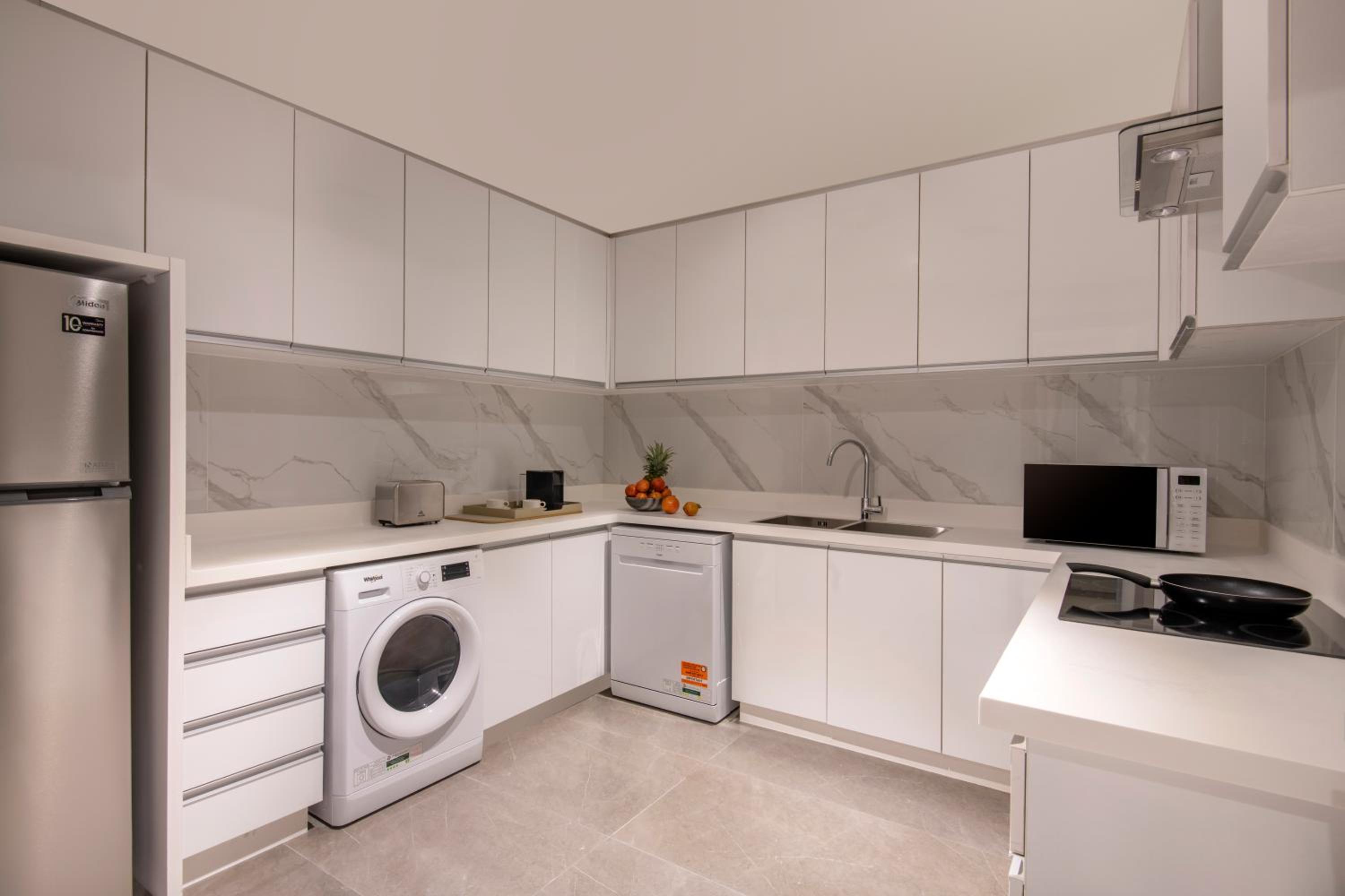 Two-Bedroom Apartment - Photo 6