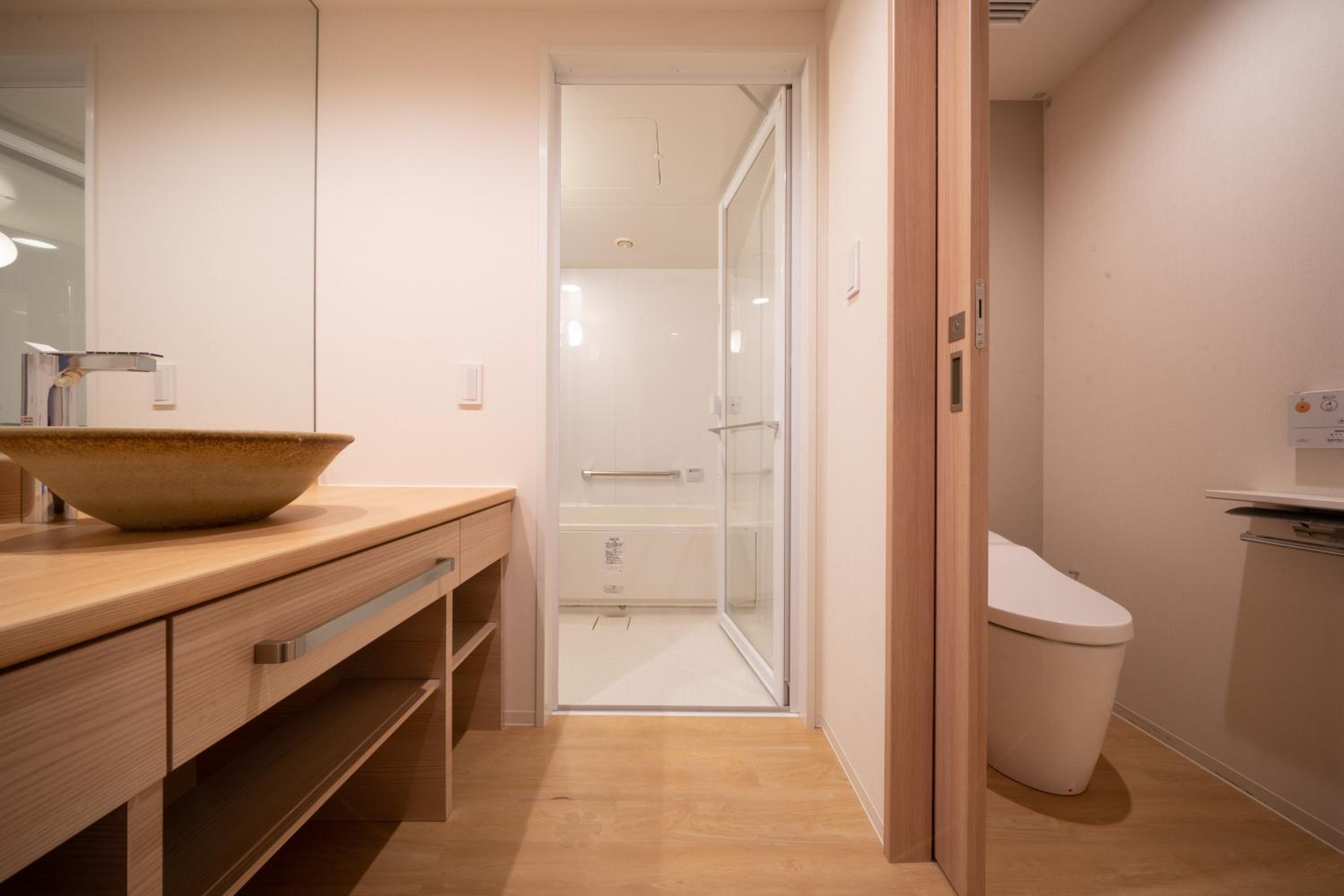 Deluxe Twin Room - Photo 11
