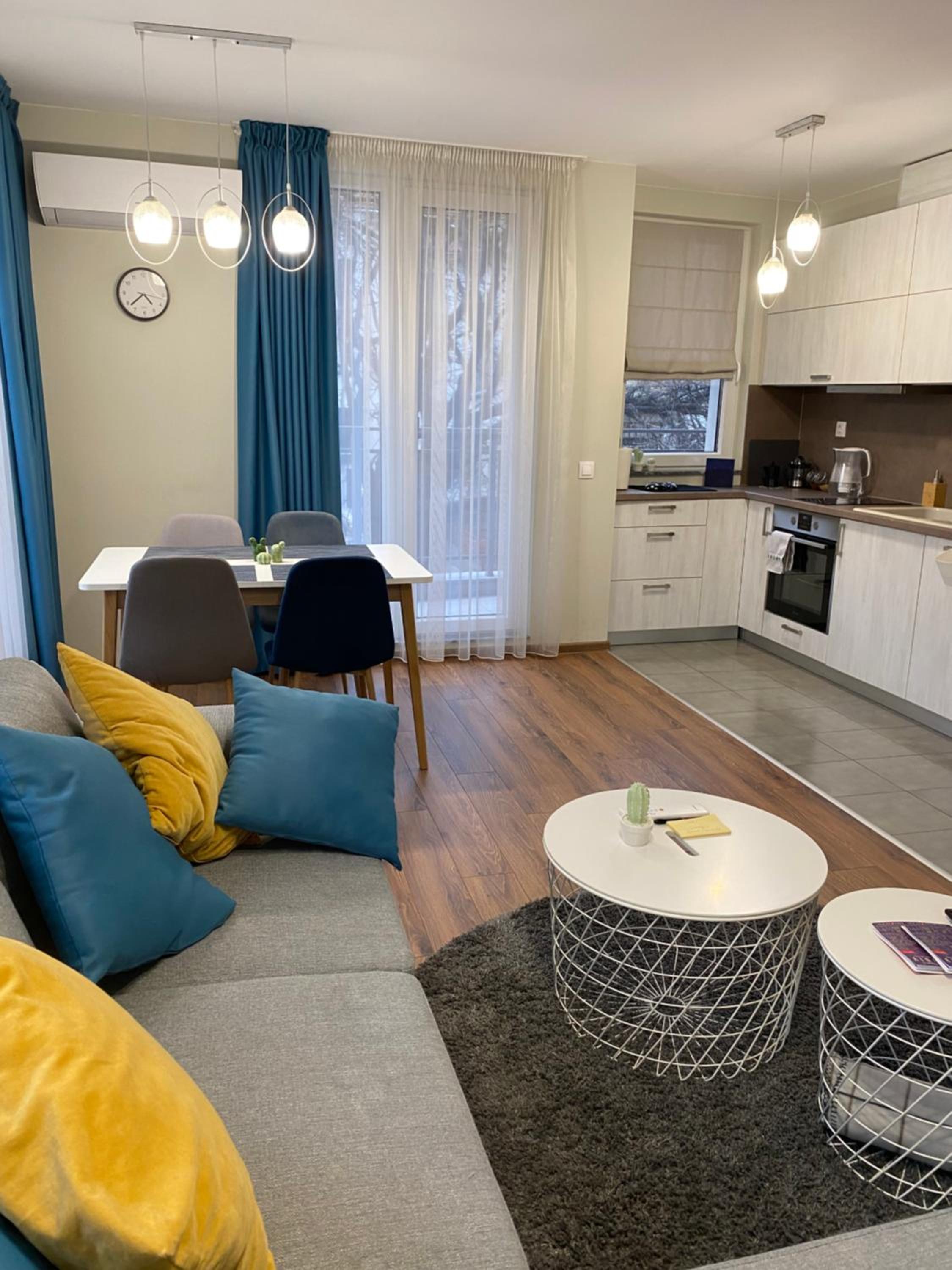 One-Bedroom Apartment - Photo 1