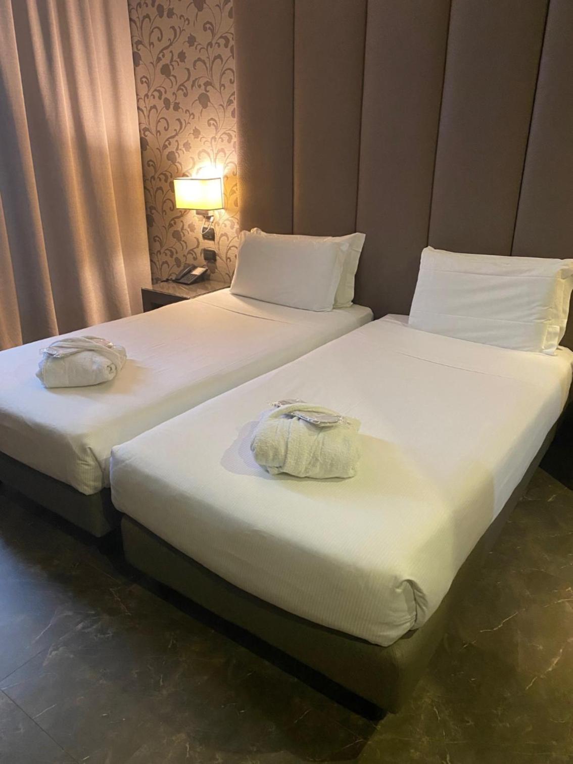 Superior Double or Twin Room thumbnail 6