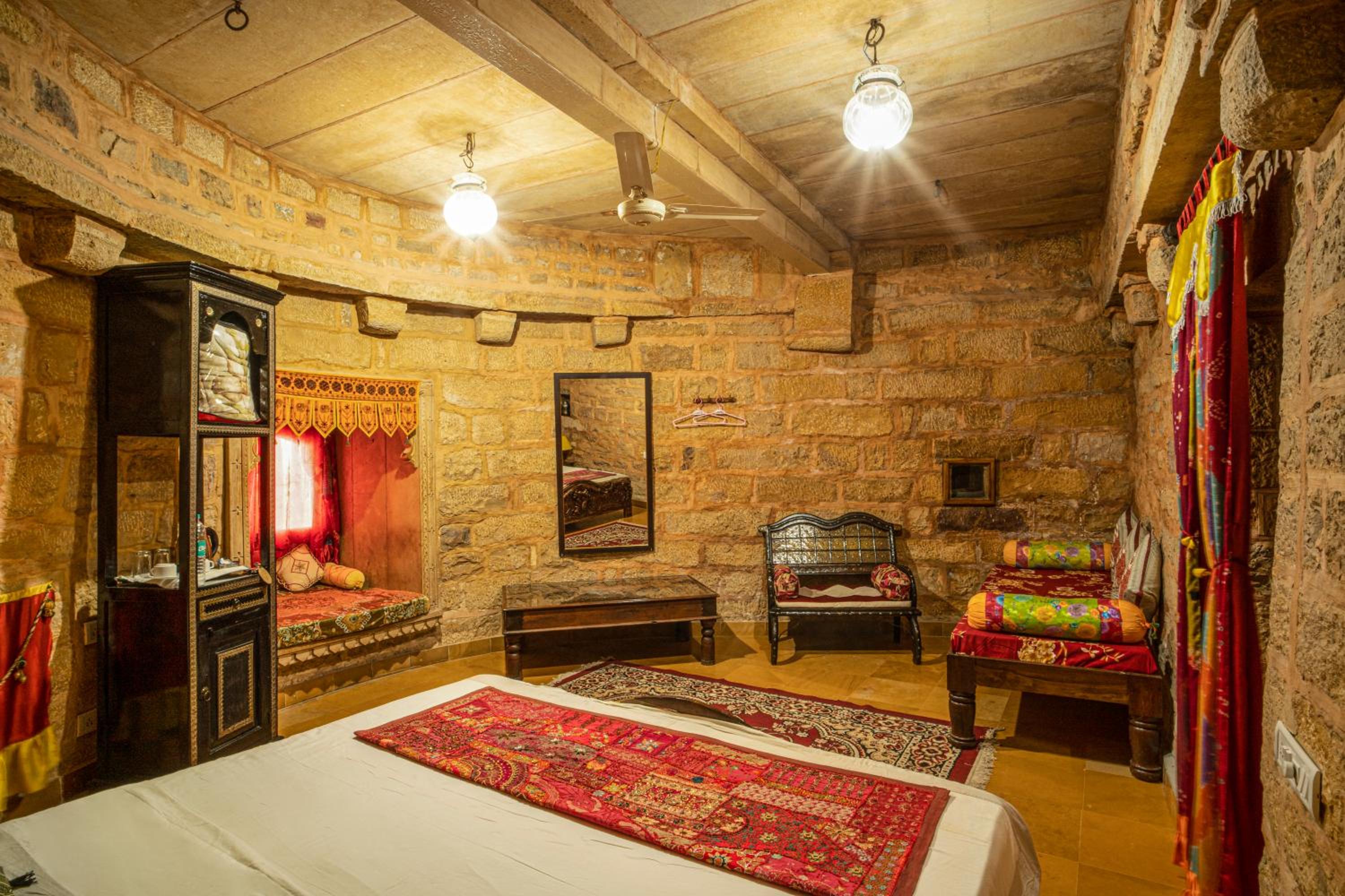 Deluxe Double Room with Castle View - Photo 4