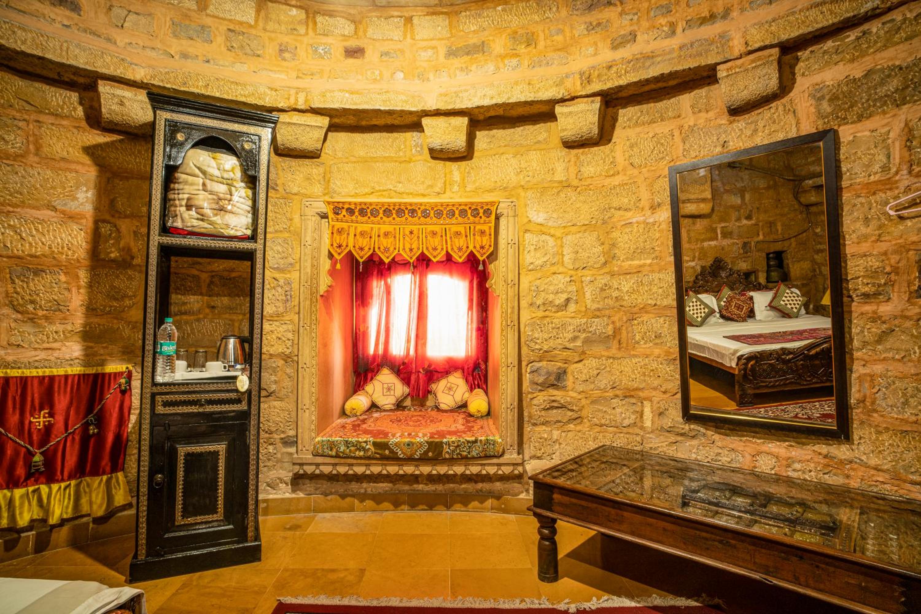 Deluxe Double Room with Castle View - Photo 3