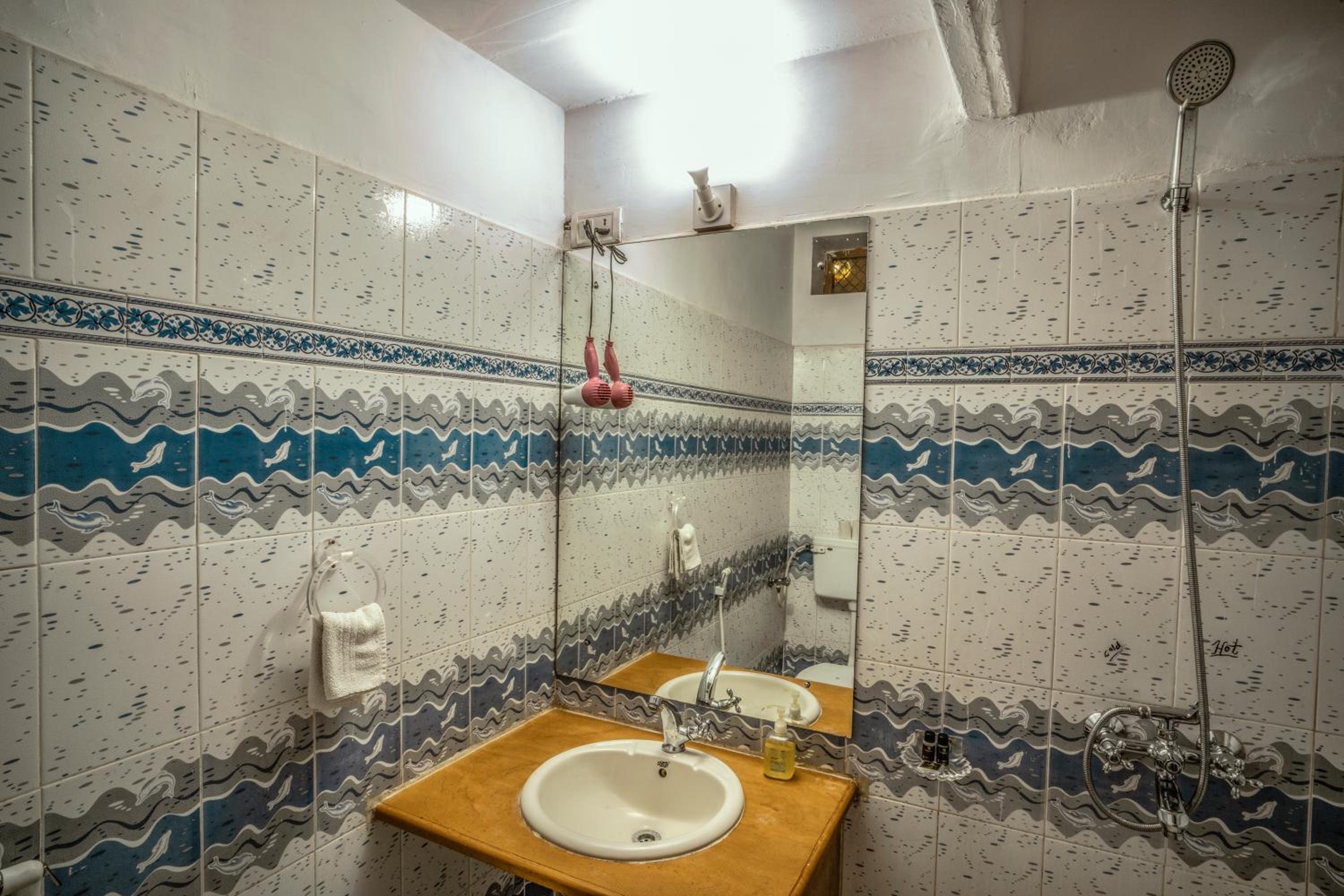 Deluxe Double Room with Castle View - Photo 18