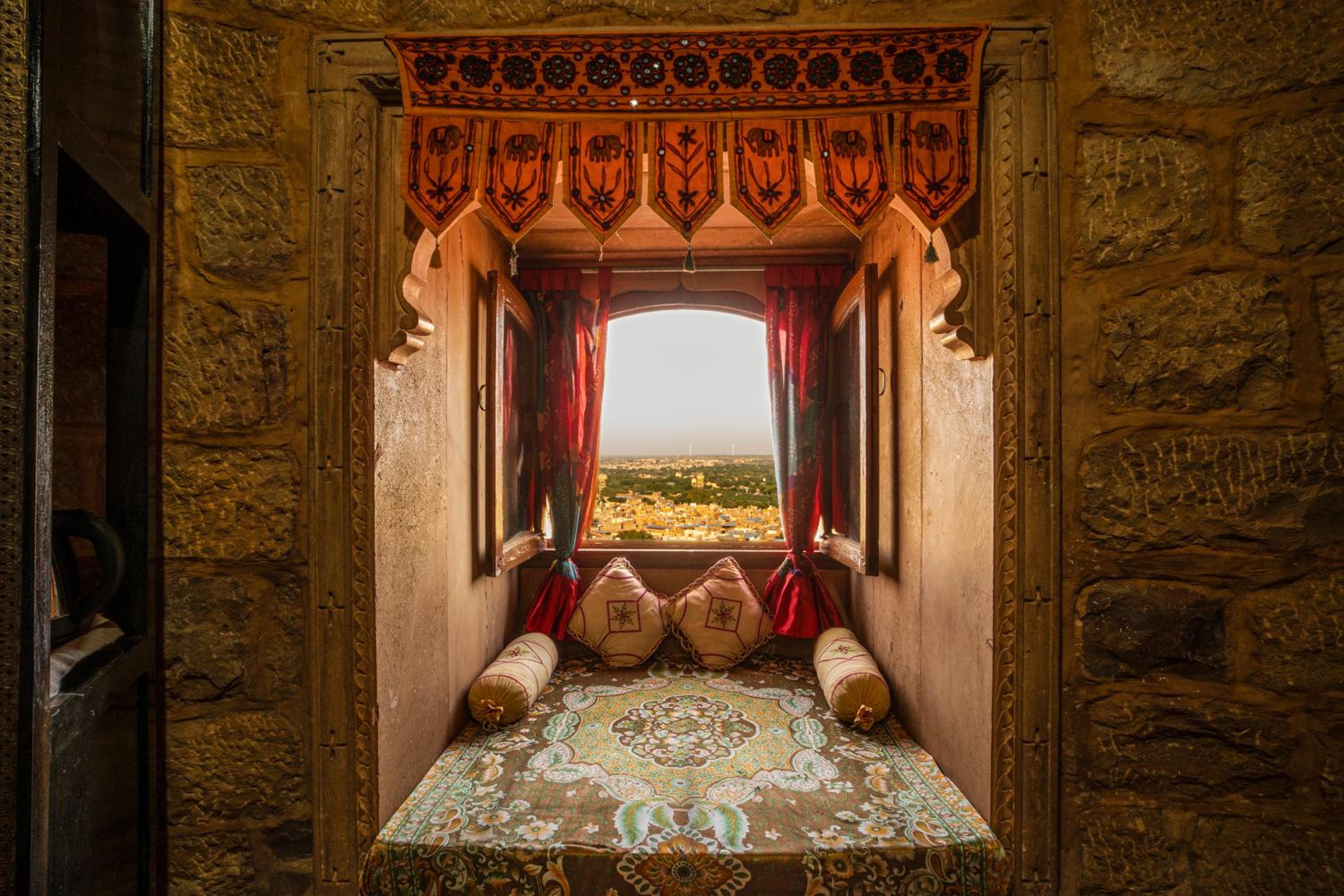 Deluxe Double Room with Castle View - Photo 8