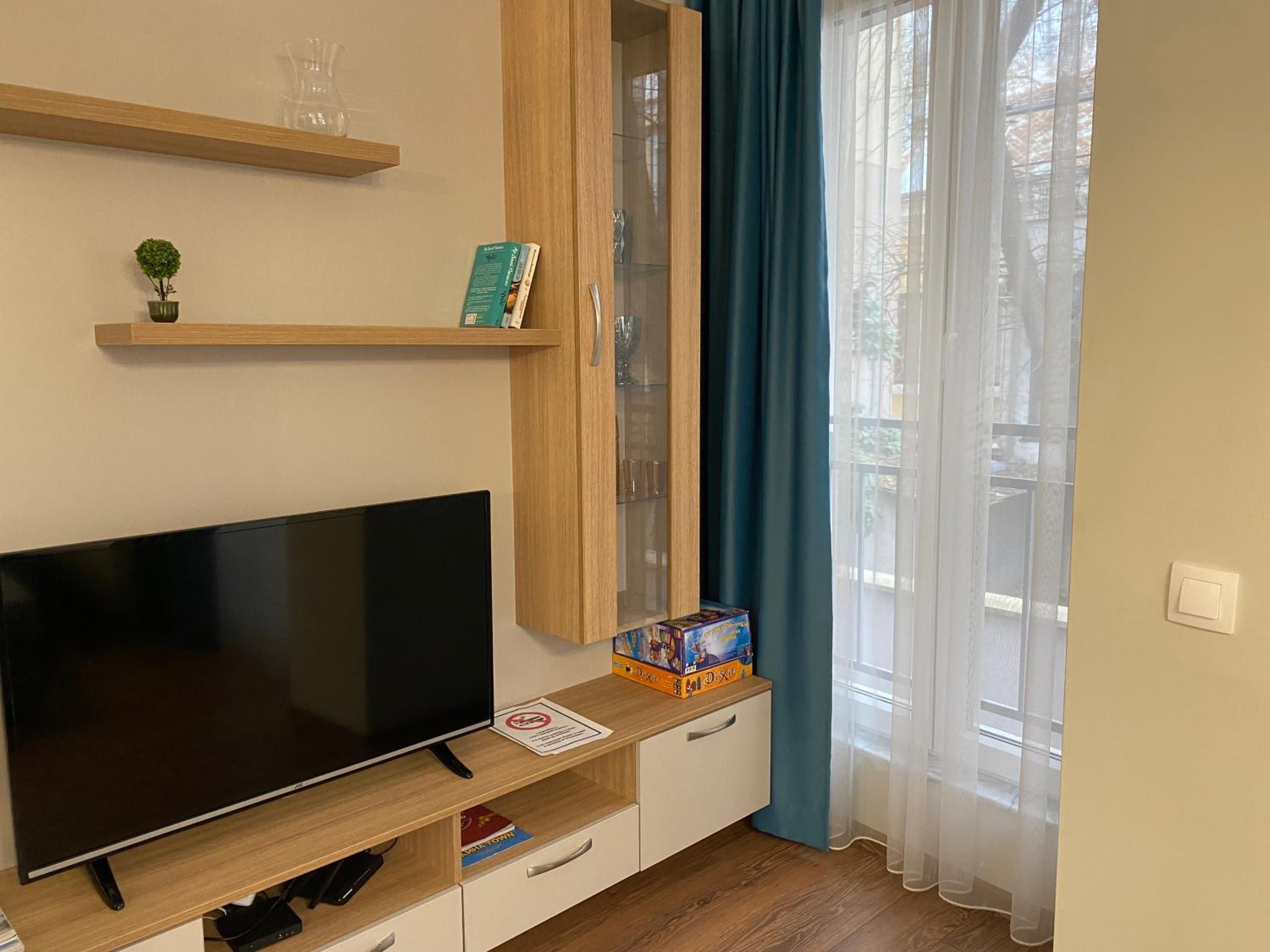 One-Bedroom Apartment - Photo 33