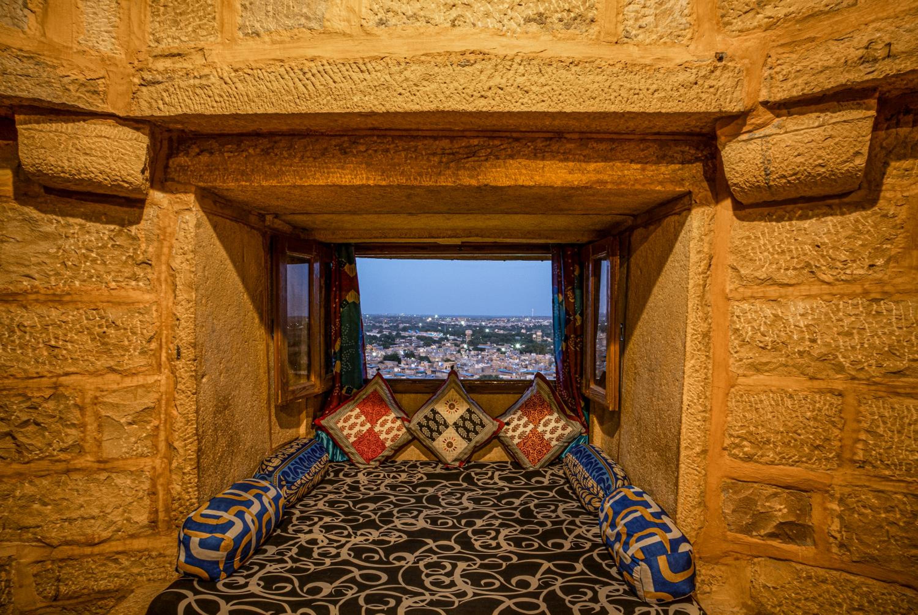 Deluxe Double Room with Castle View - Photo 16