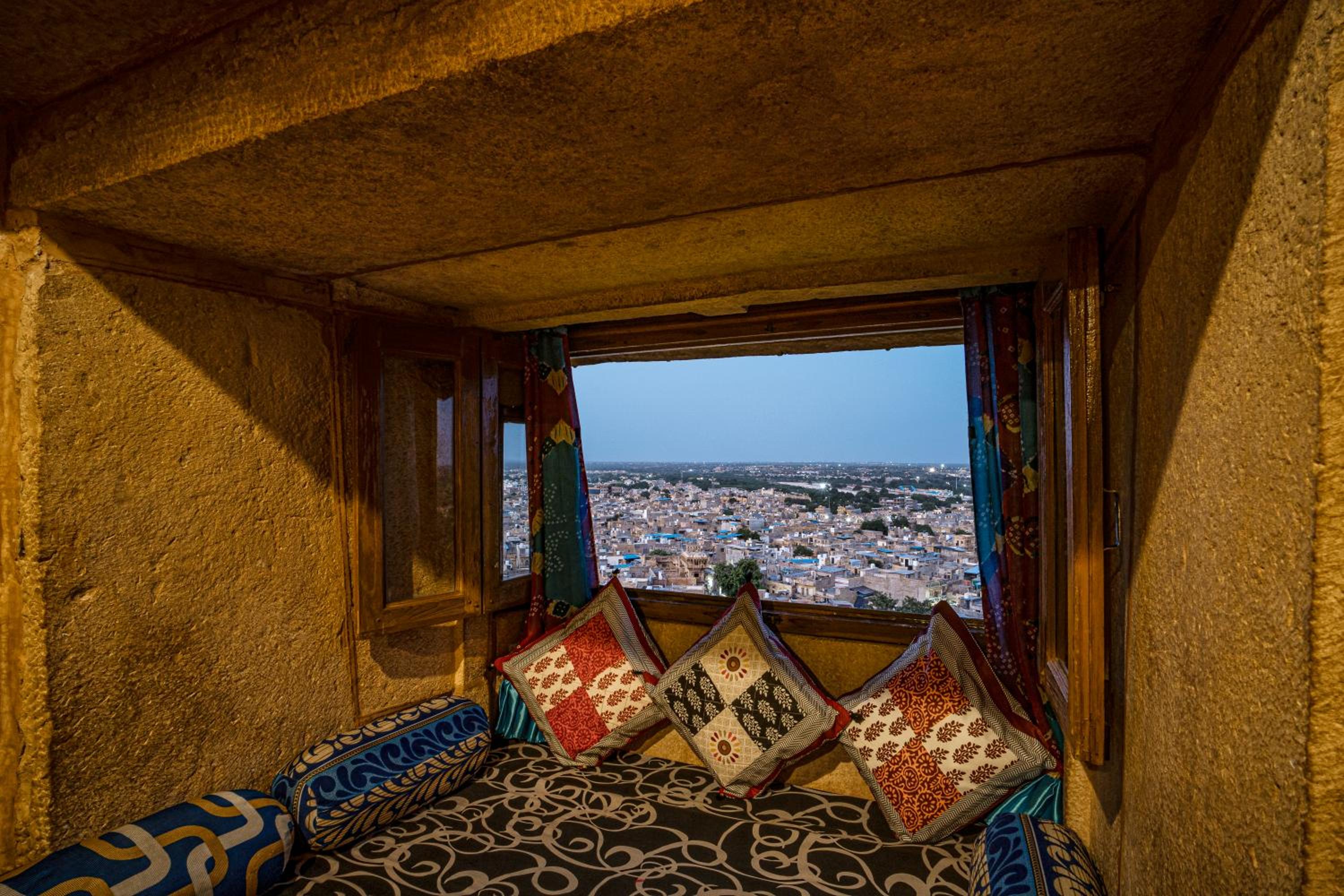 Deluxe Double Room with Castle View - Photo 11