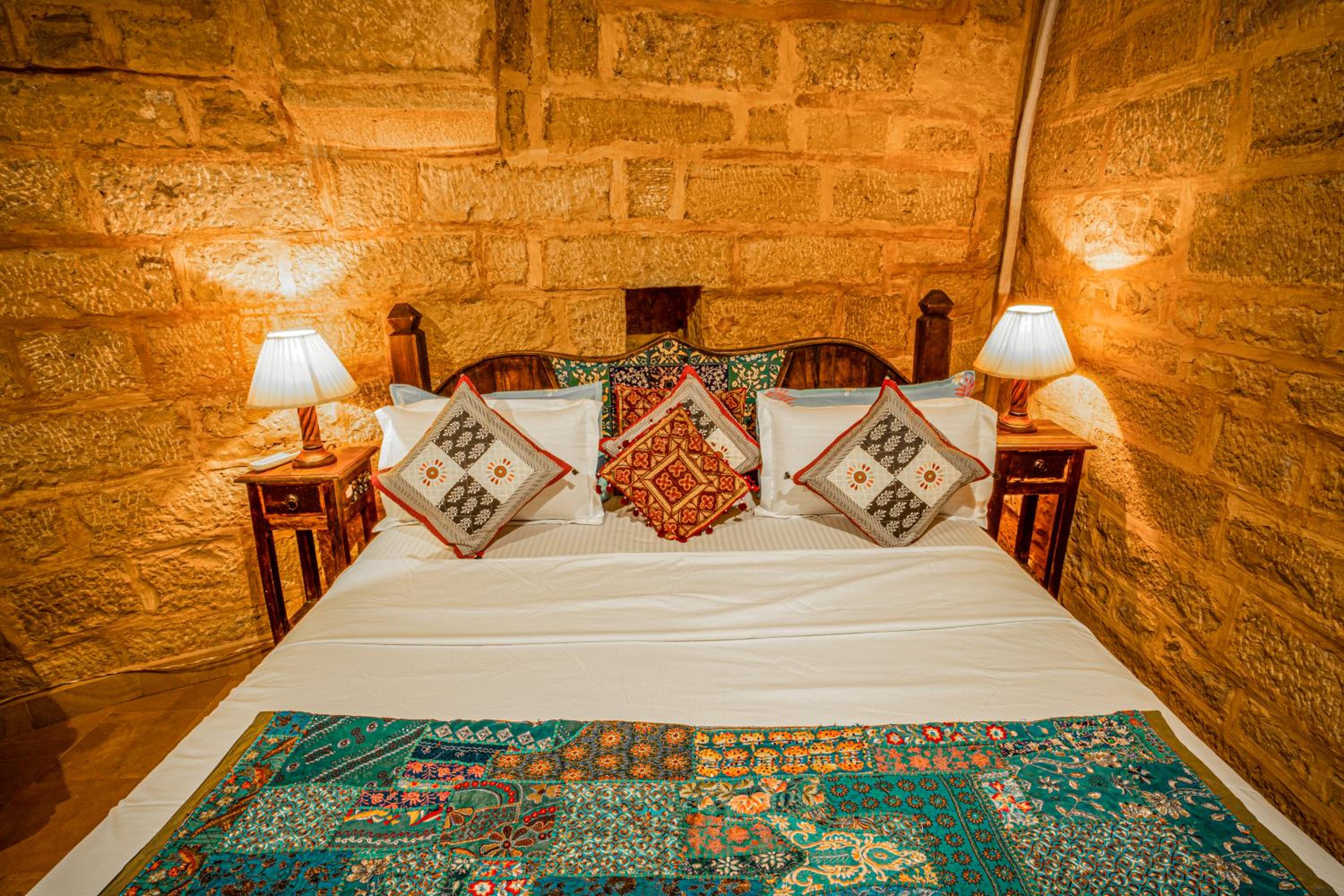 Deluxe Double Room with Castle View - Photo 17