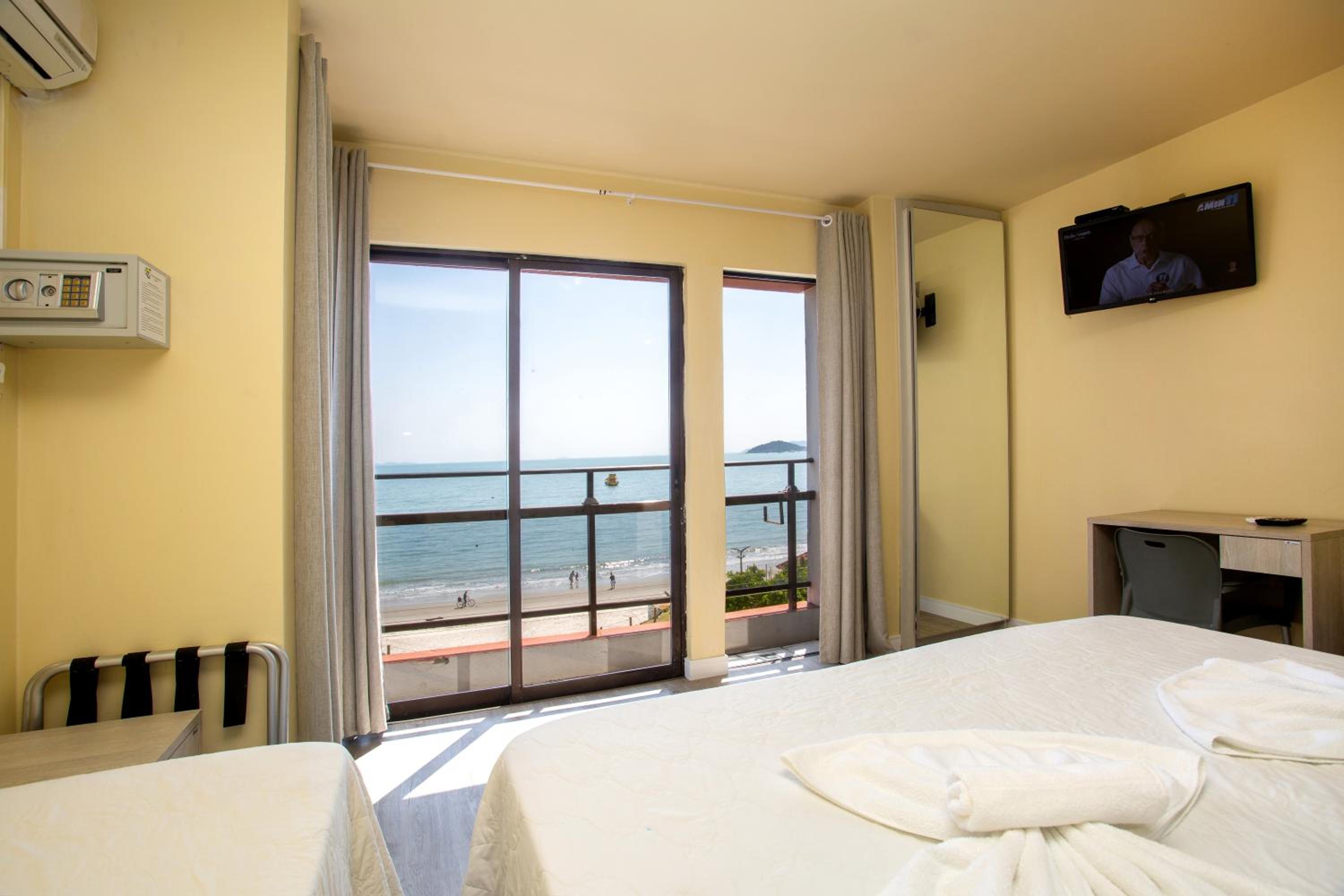 Deluxe Double Room with Sea View photo 3