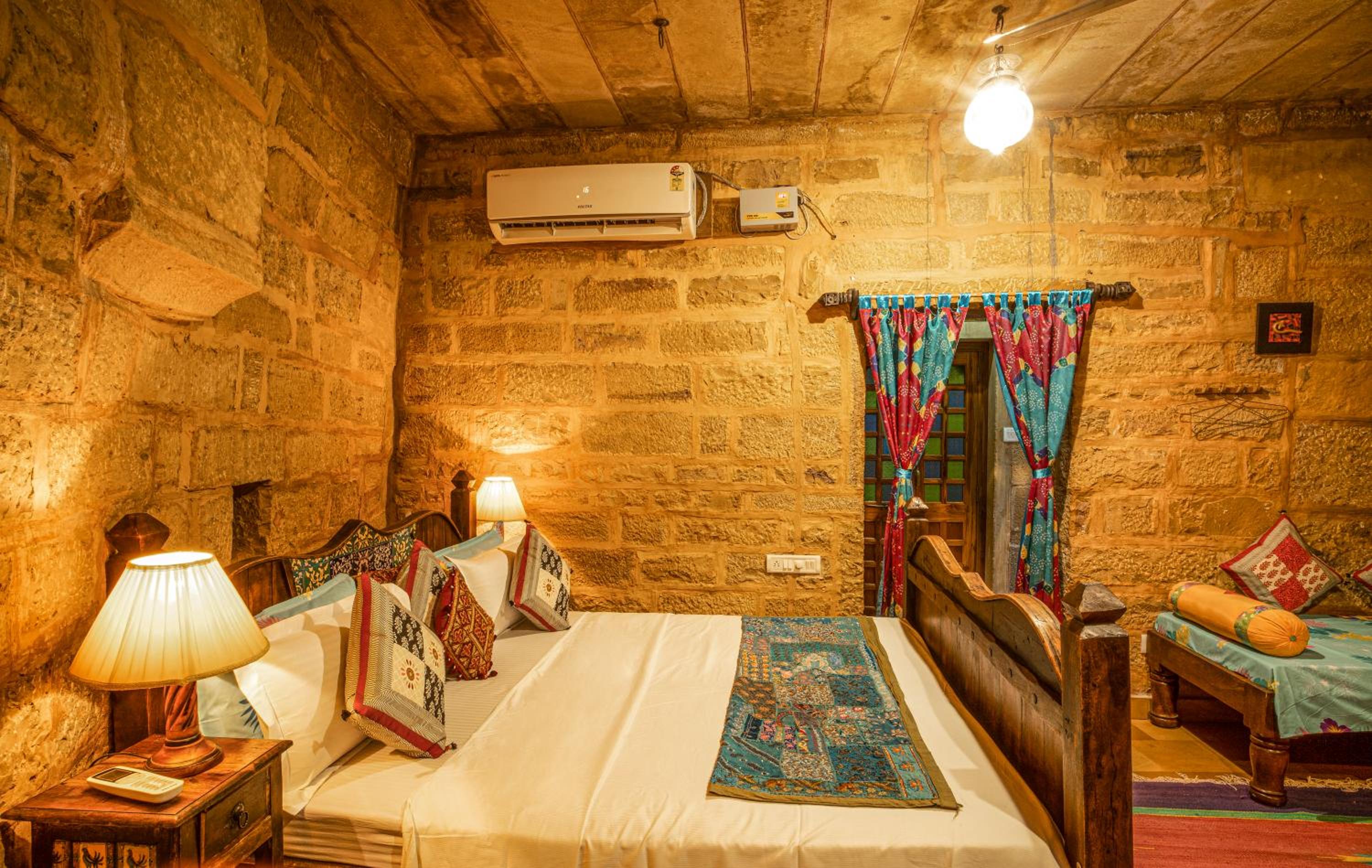 Deluxe Double Room with Castle View - Photo 14