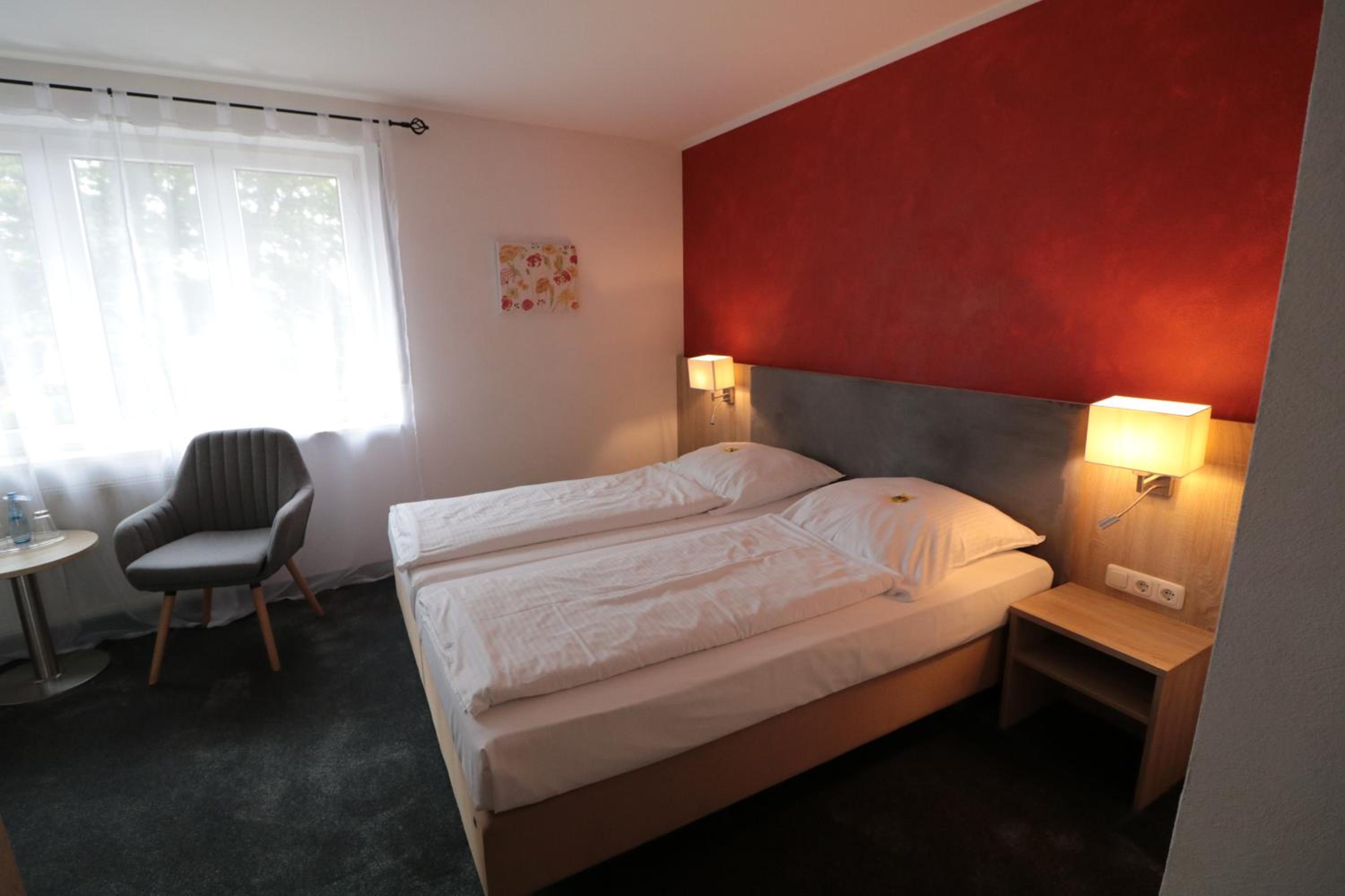 Double Room - Photo 7