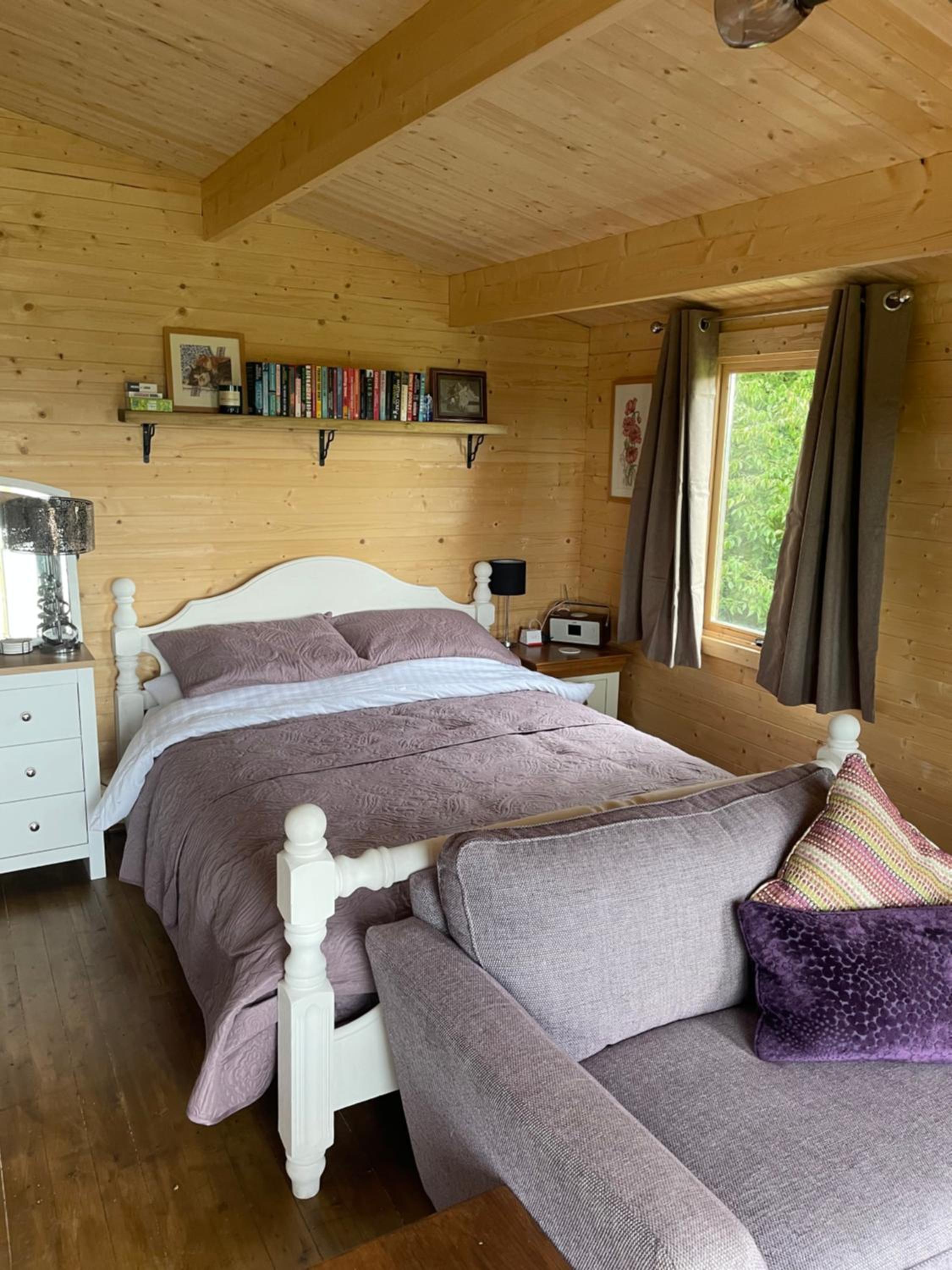 One-Bedroom House photo 1