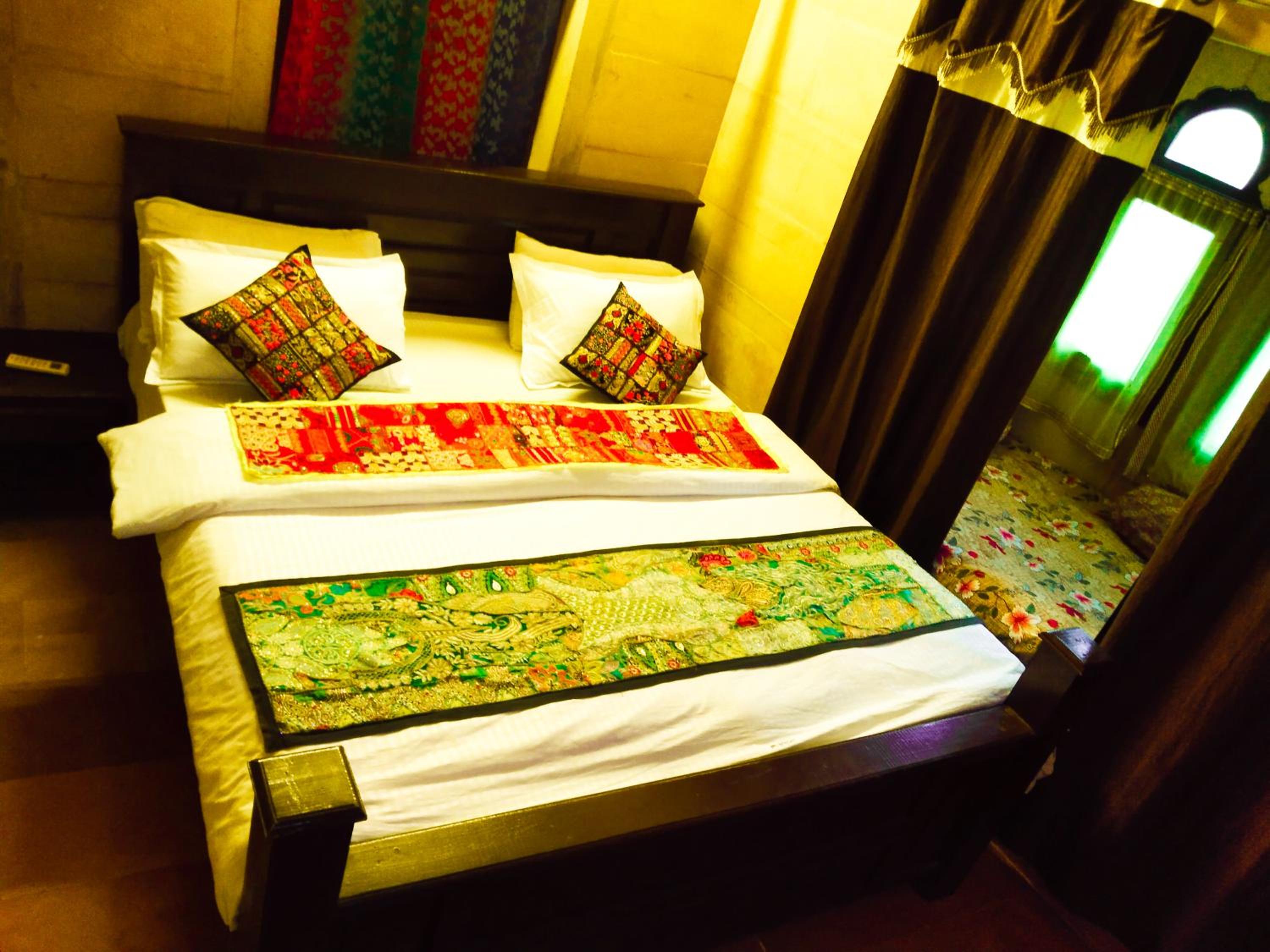 Deluxe Room - Photo 26