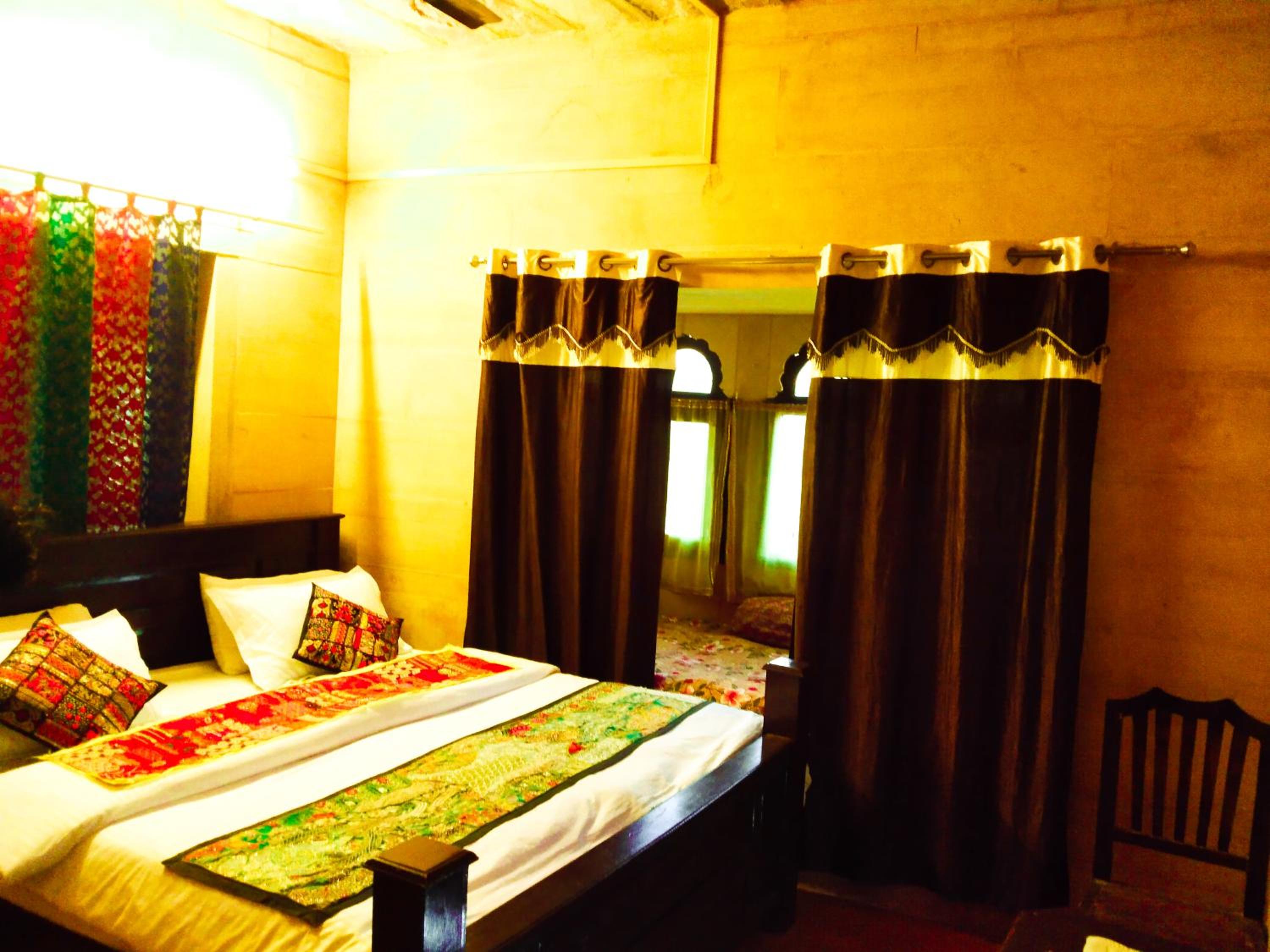 Deluxe Room - Photo 5