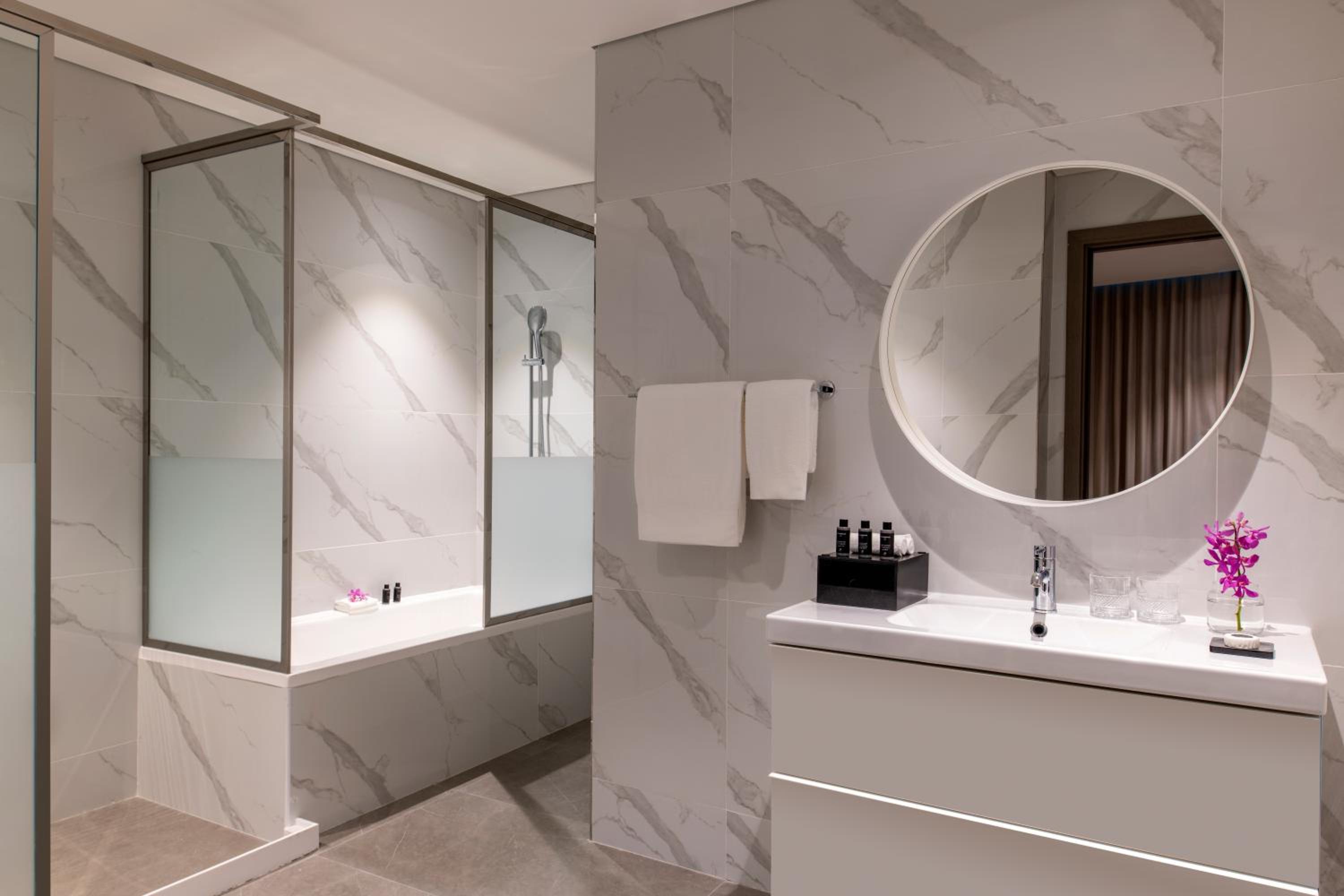 Three-Bedroom Suite - Photo 10