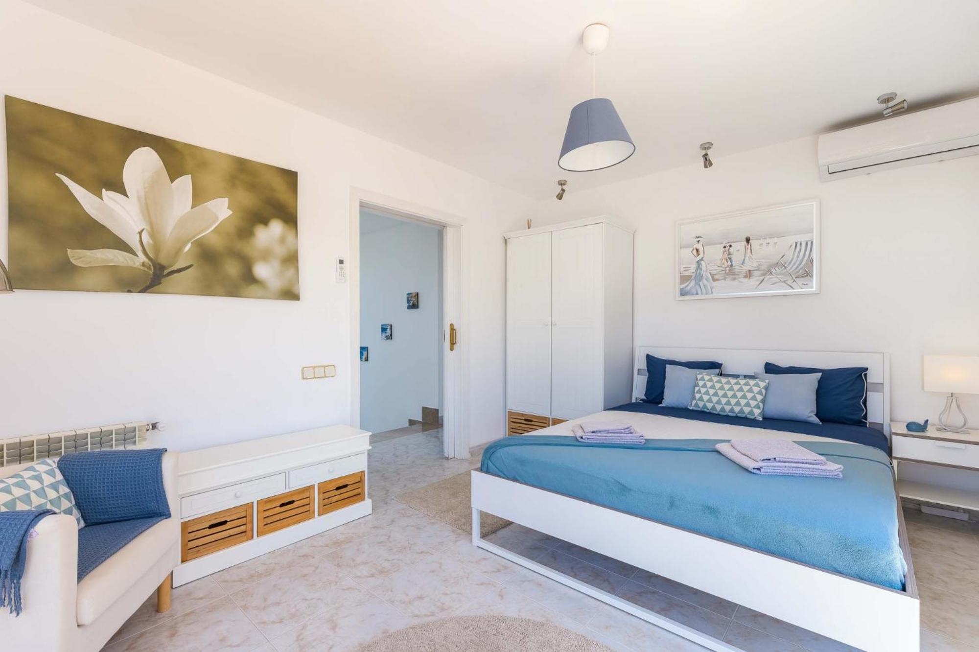 Villa with Sea View photo 3