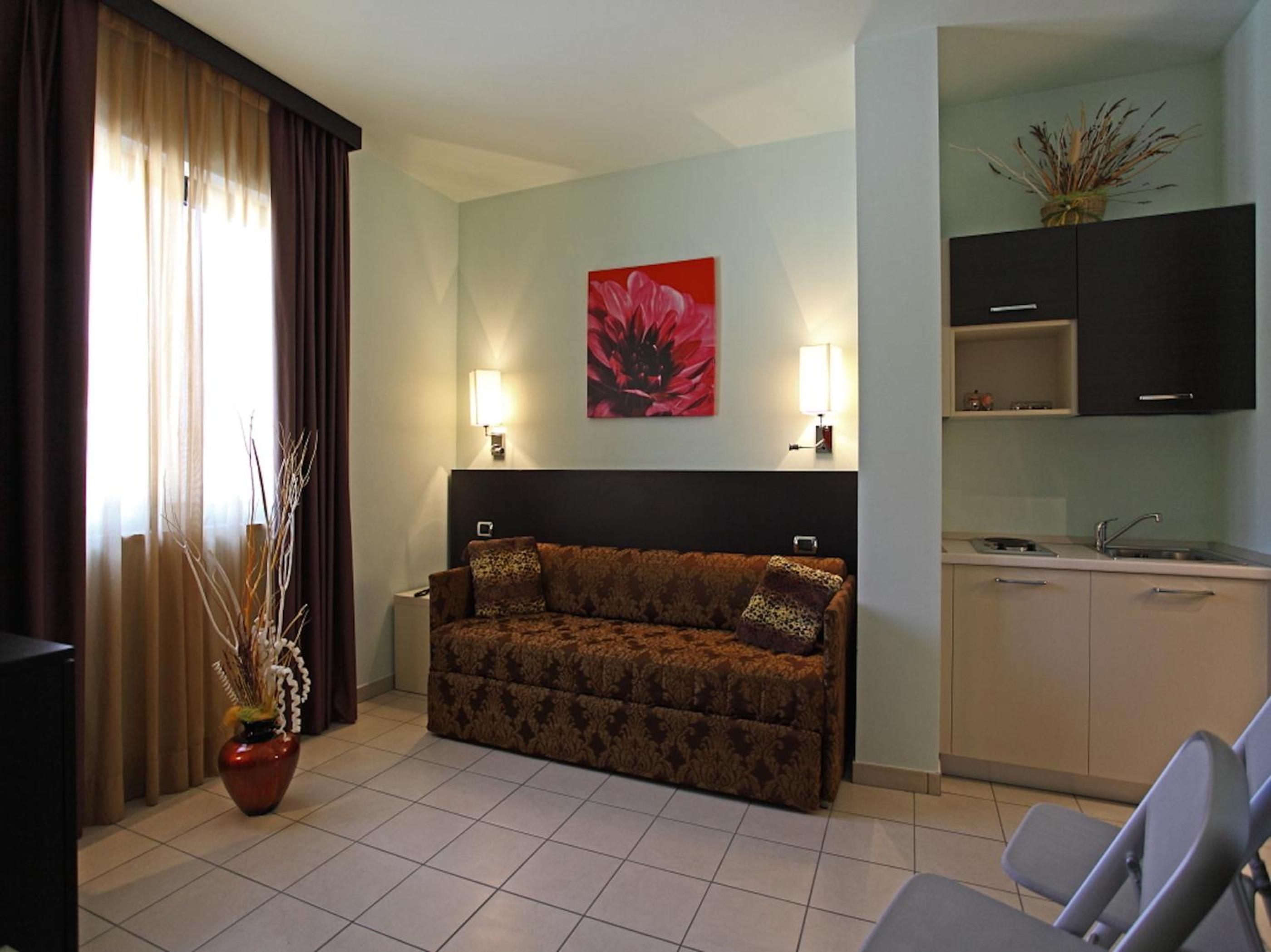 Double or Twin Room - Photo 4