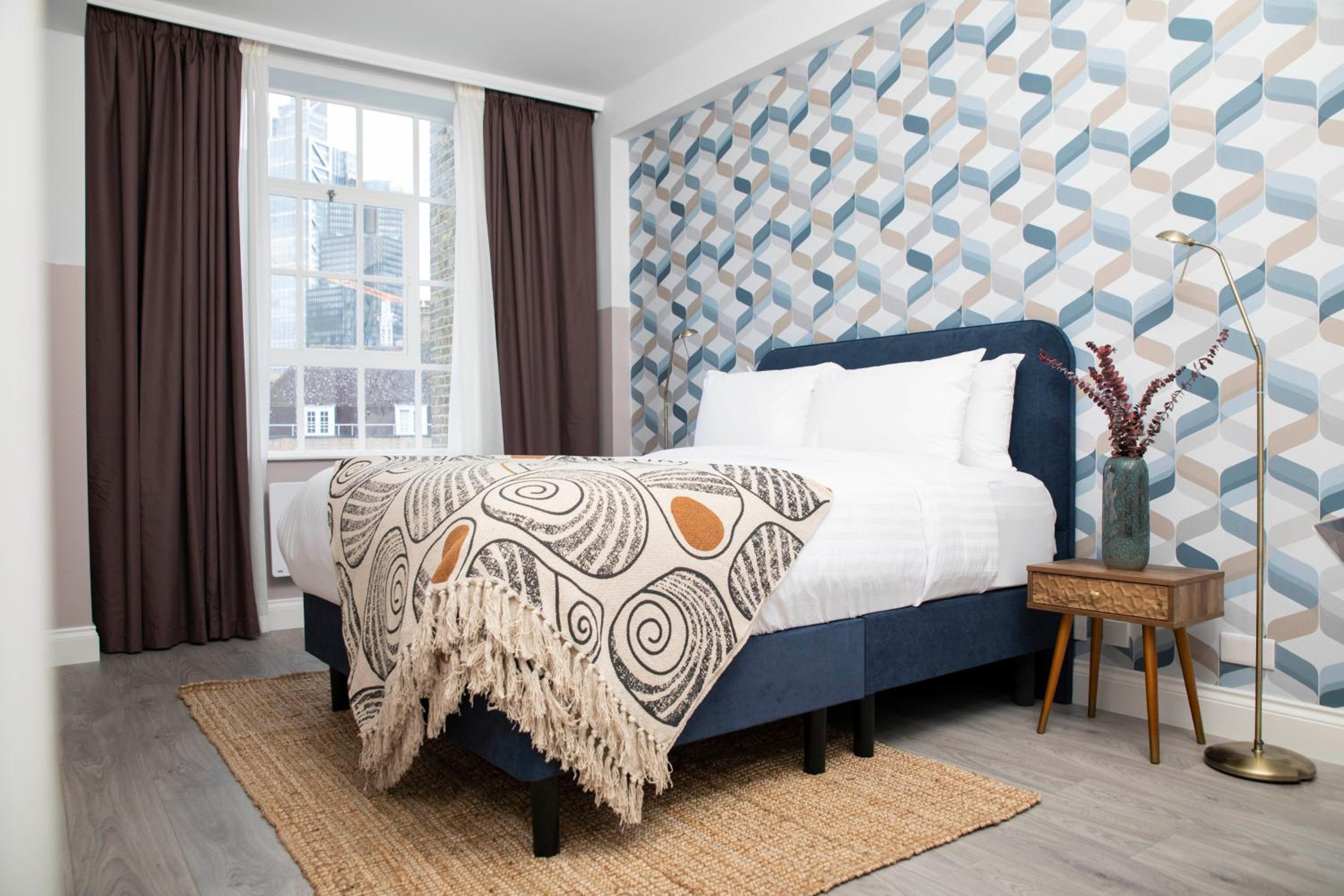Homey One-Bedroom Apartment En Suite photo 2