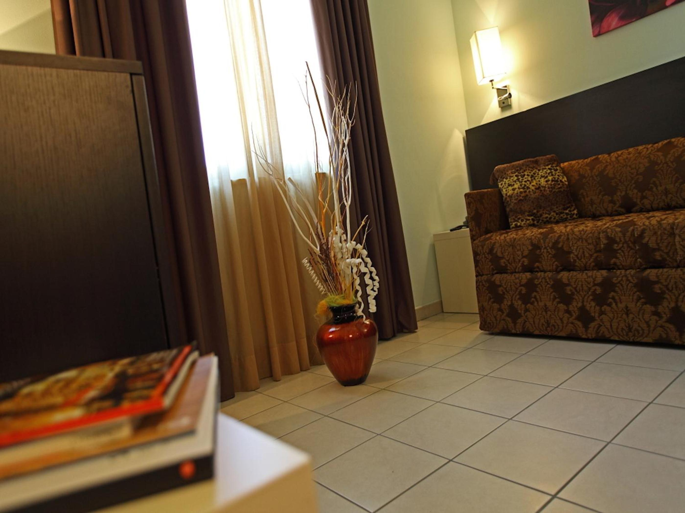 Double or Twin Room - Photo 2