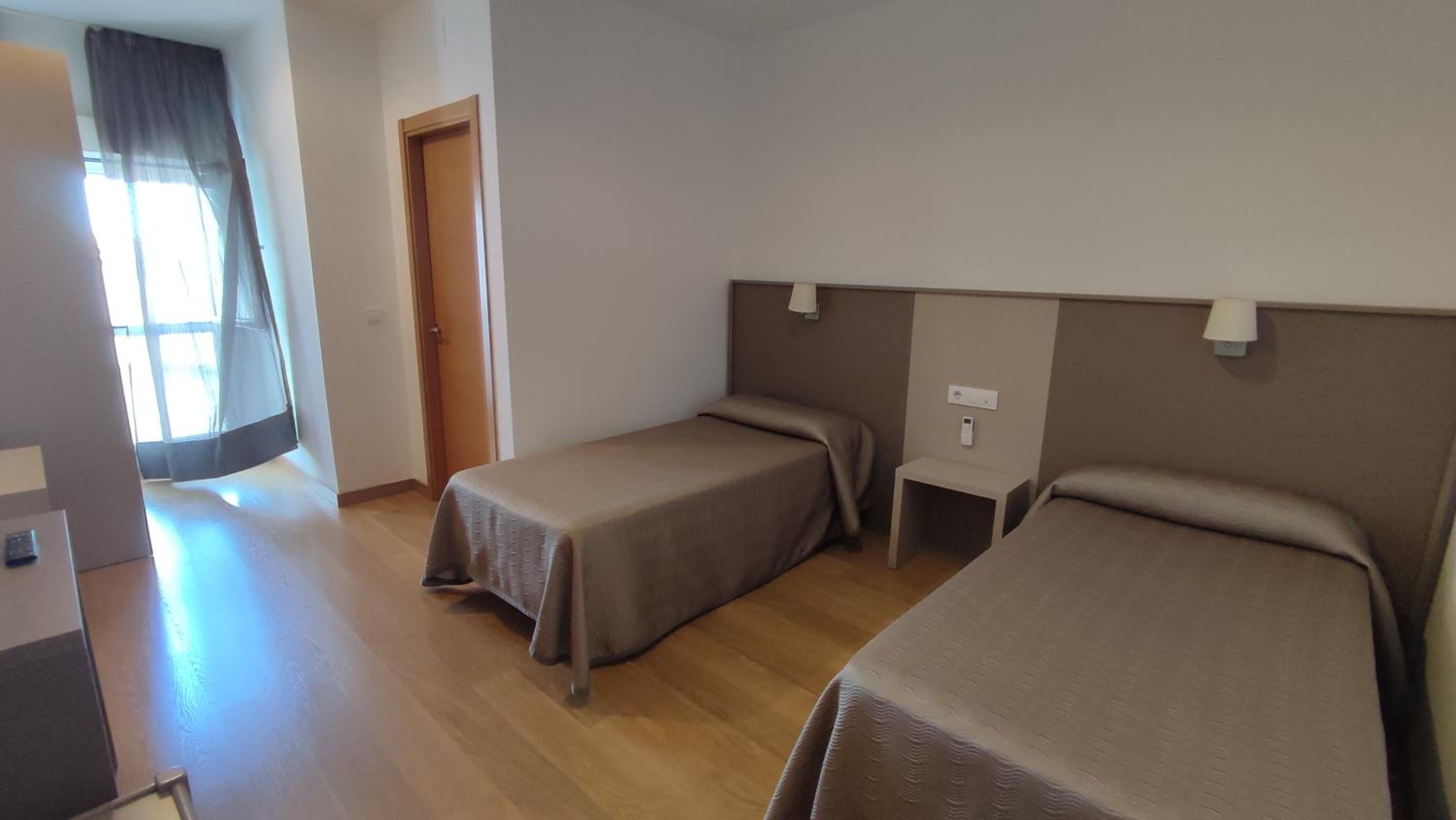 Habitación Estándar con Dos Camas Individuales