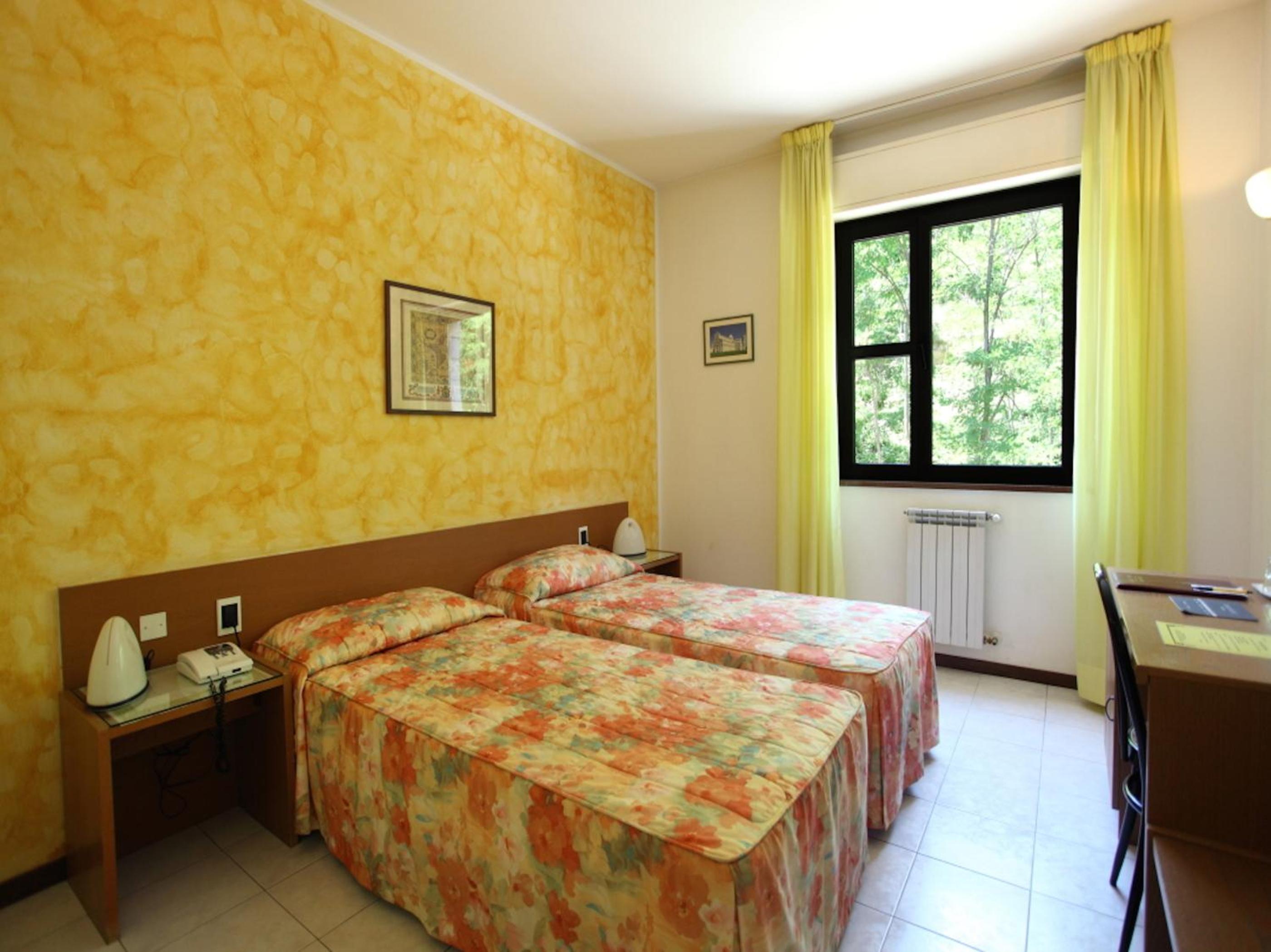 Double or Twin Room - Photo 6